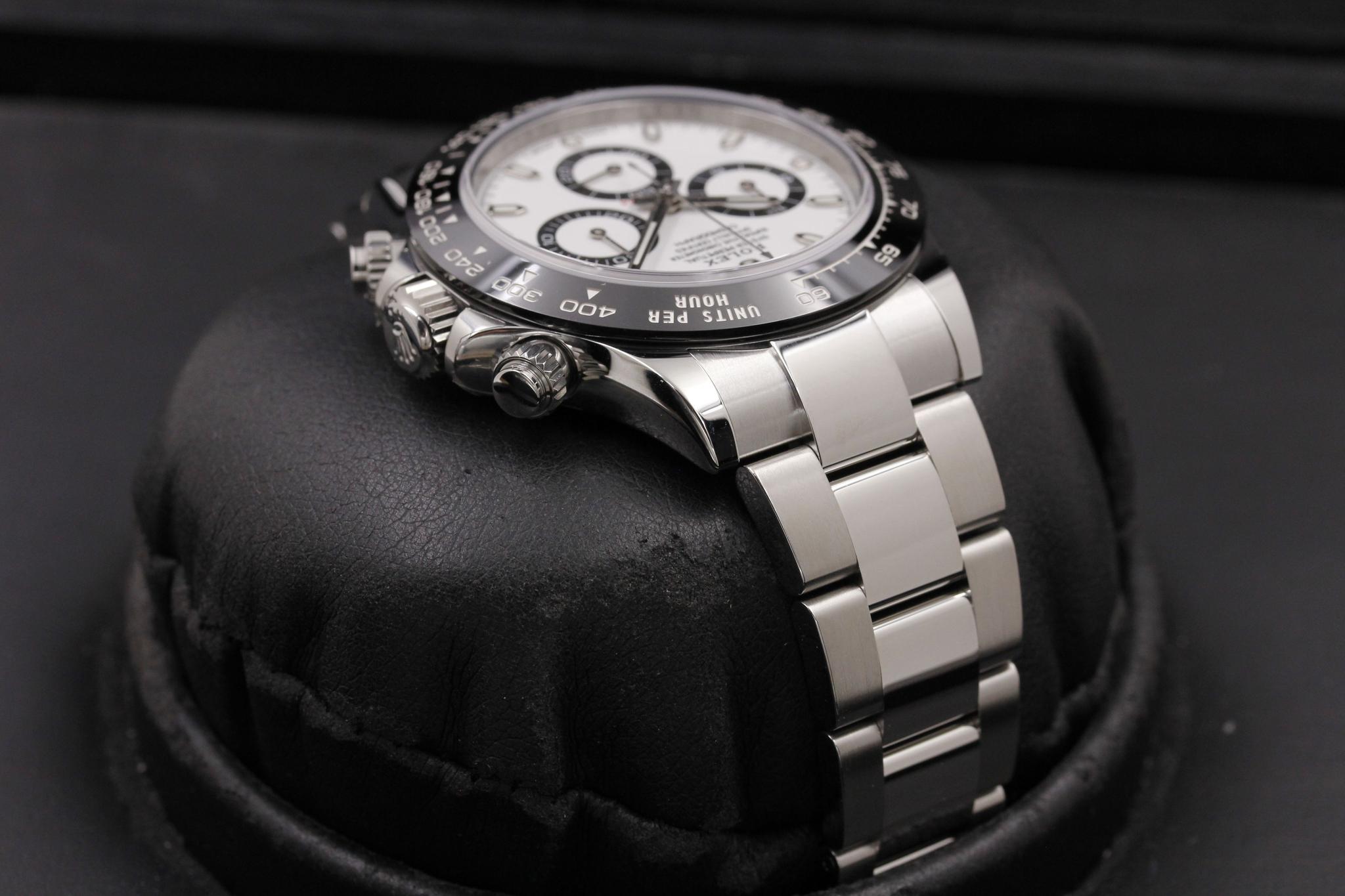 Watch Image 4