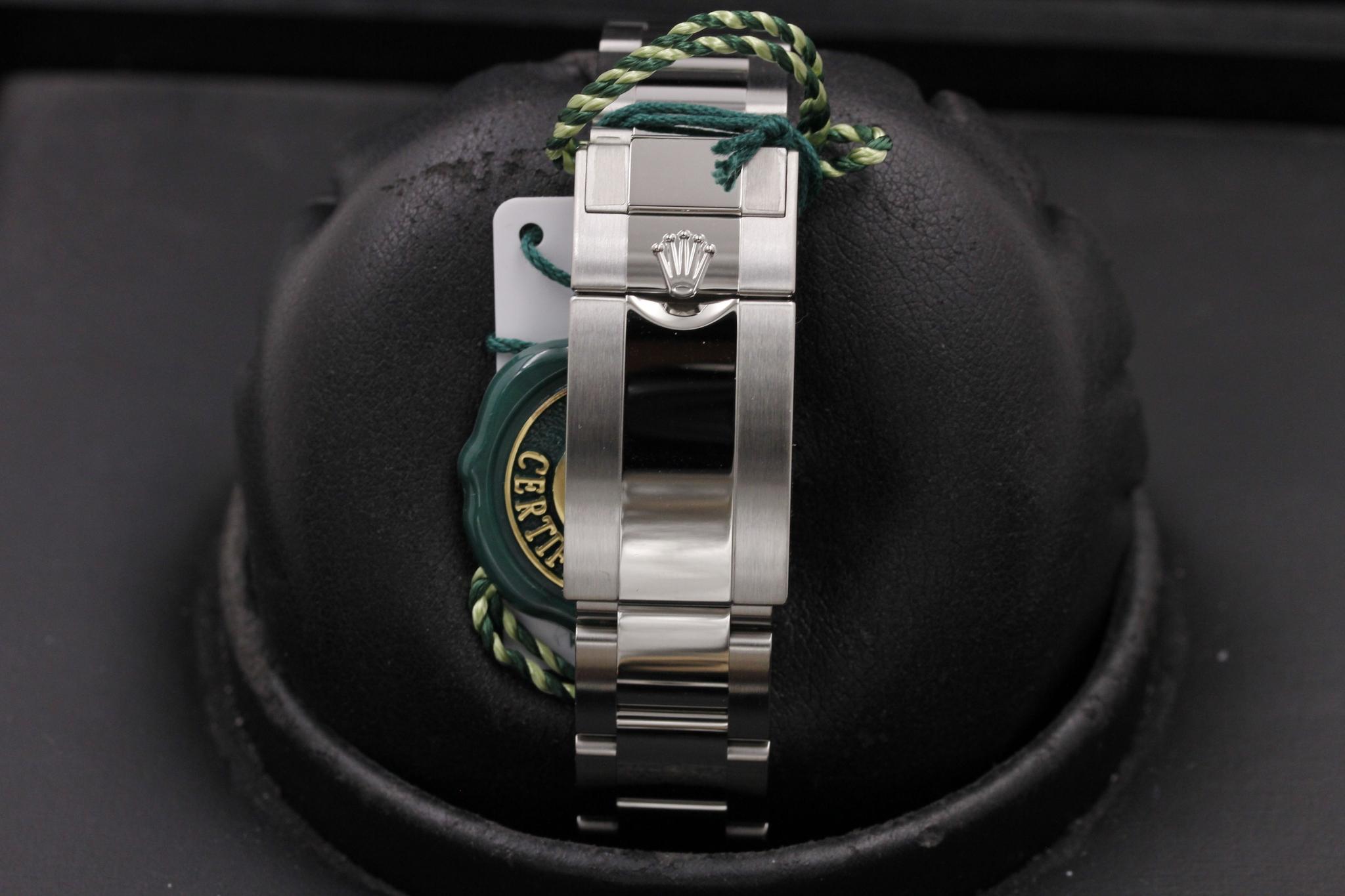 Watch Image 8