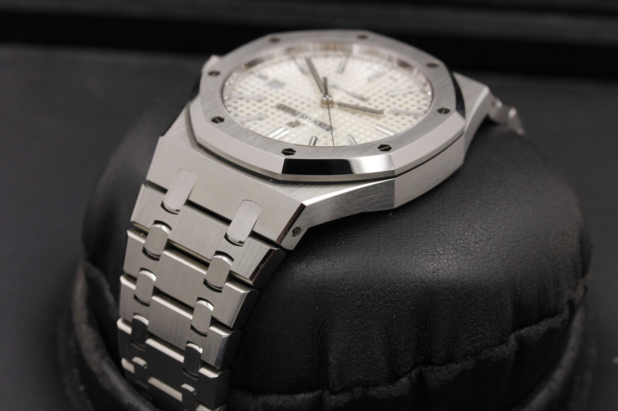 Watch Image 5