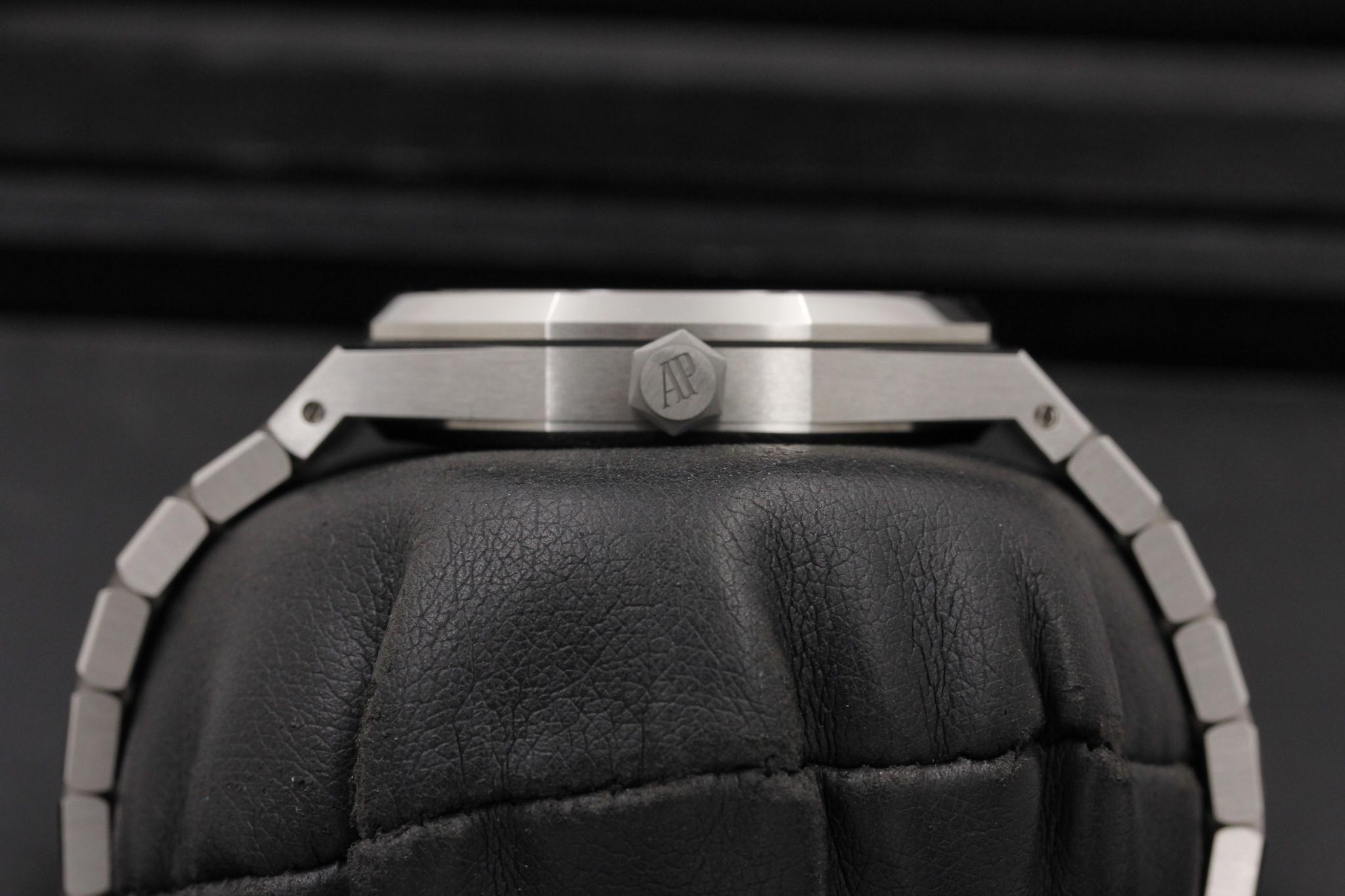 Watch Image 3