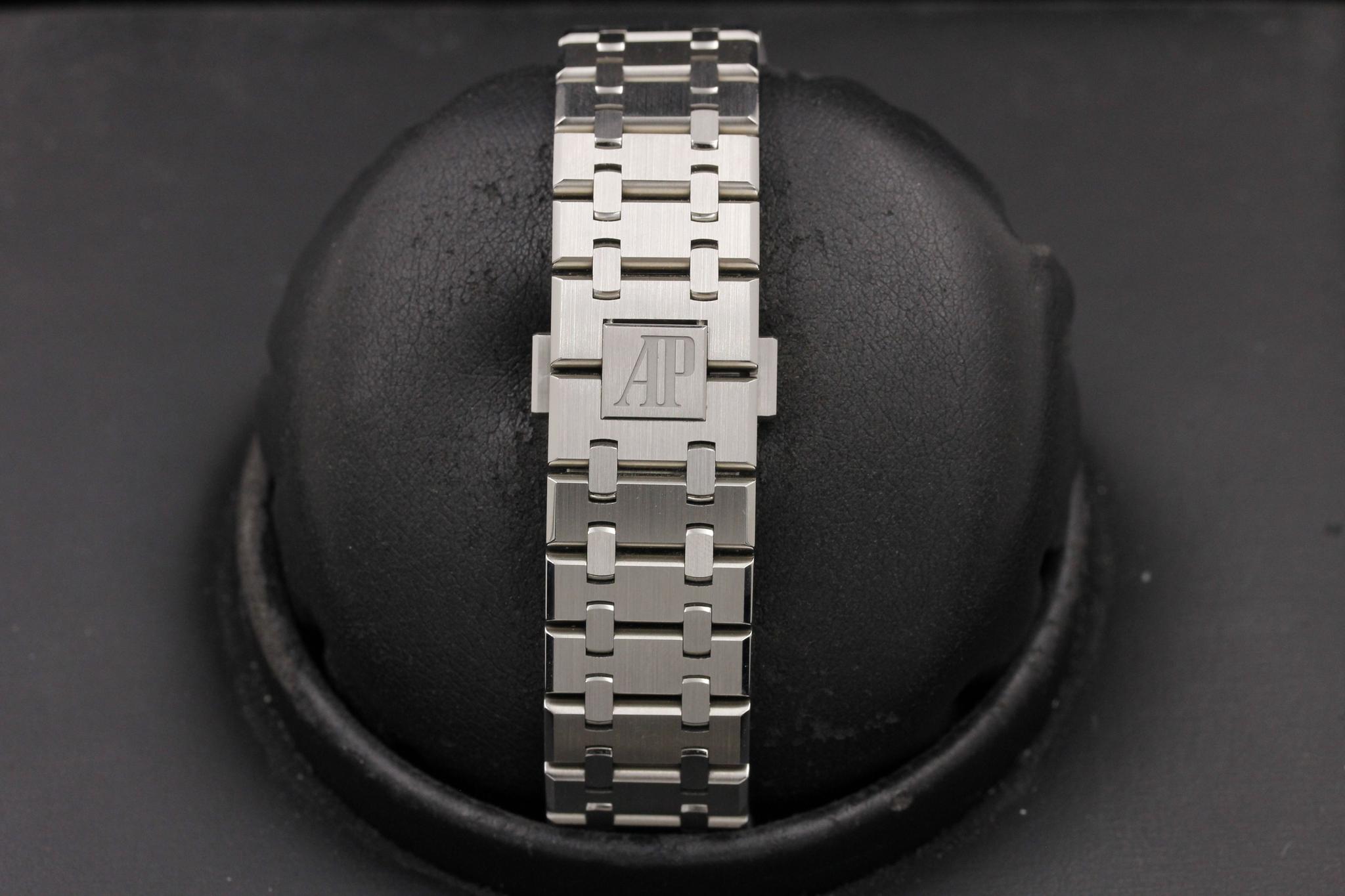 Watch Image 8