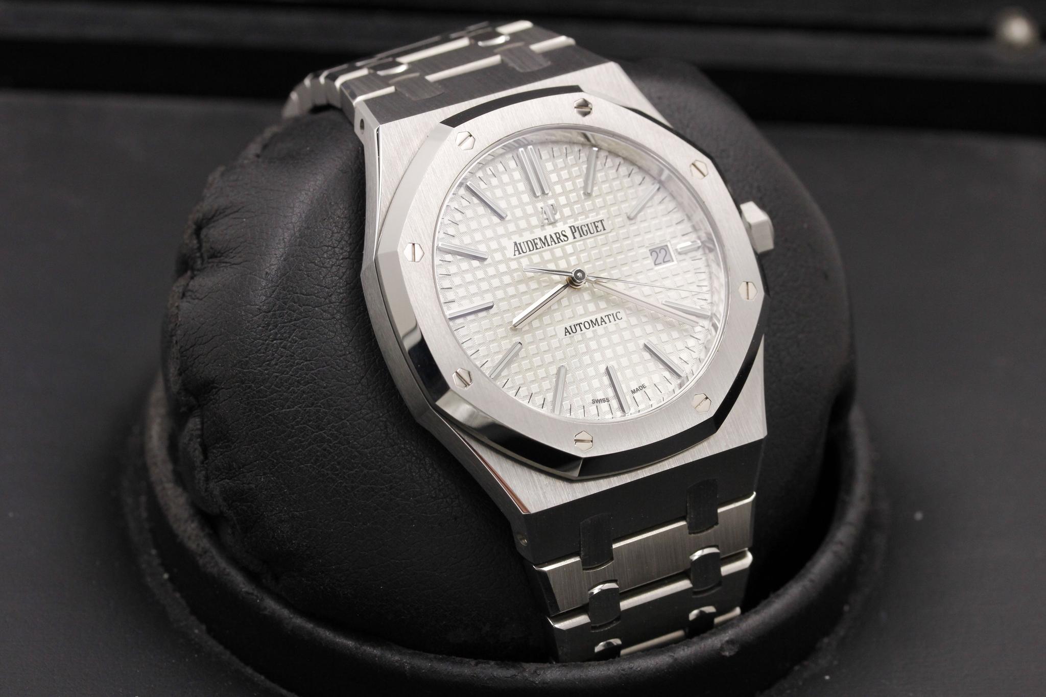 Watch Image 10