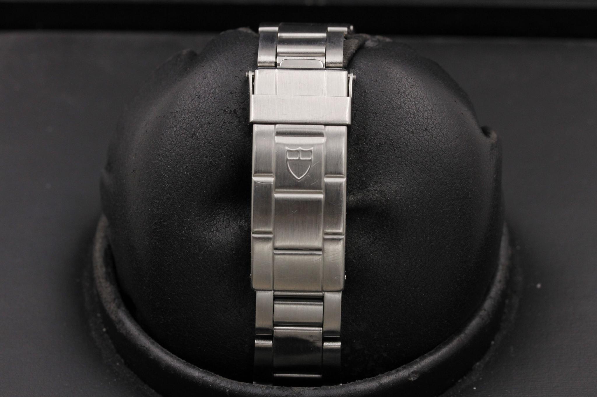 Watch Image 7