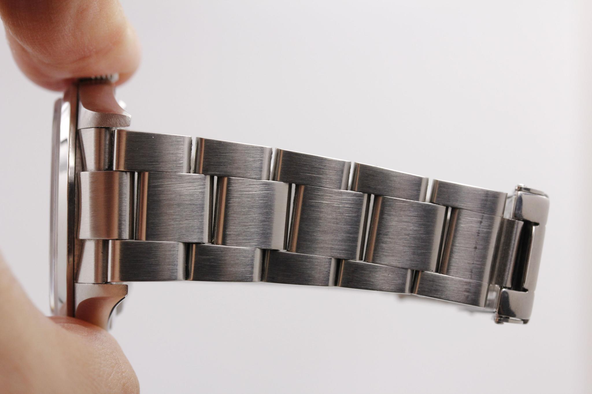 Watch Image 10