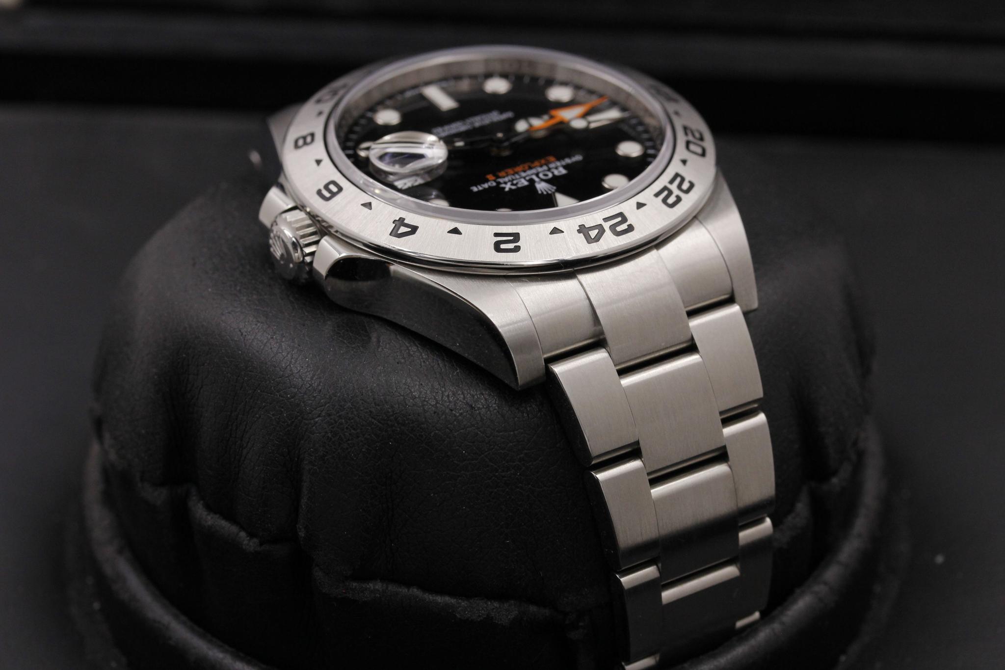 Watch Image 4