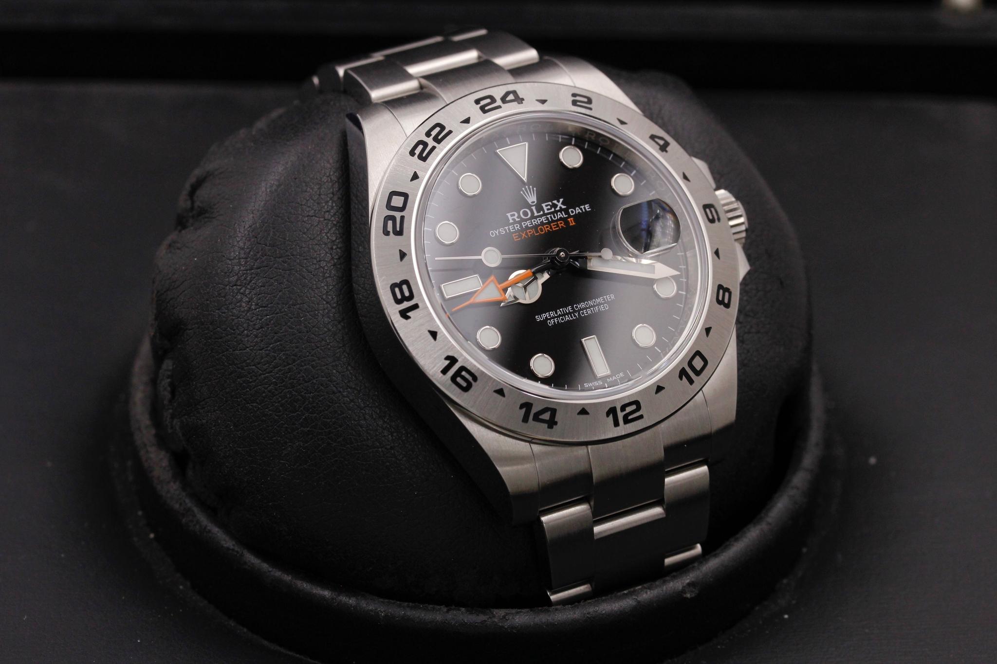 Watch Image 10