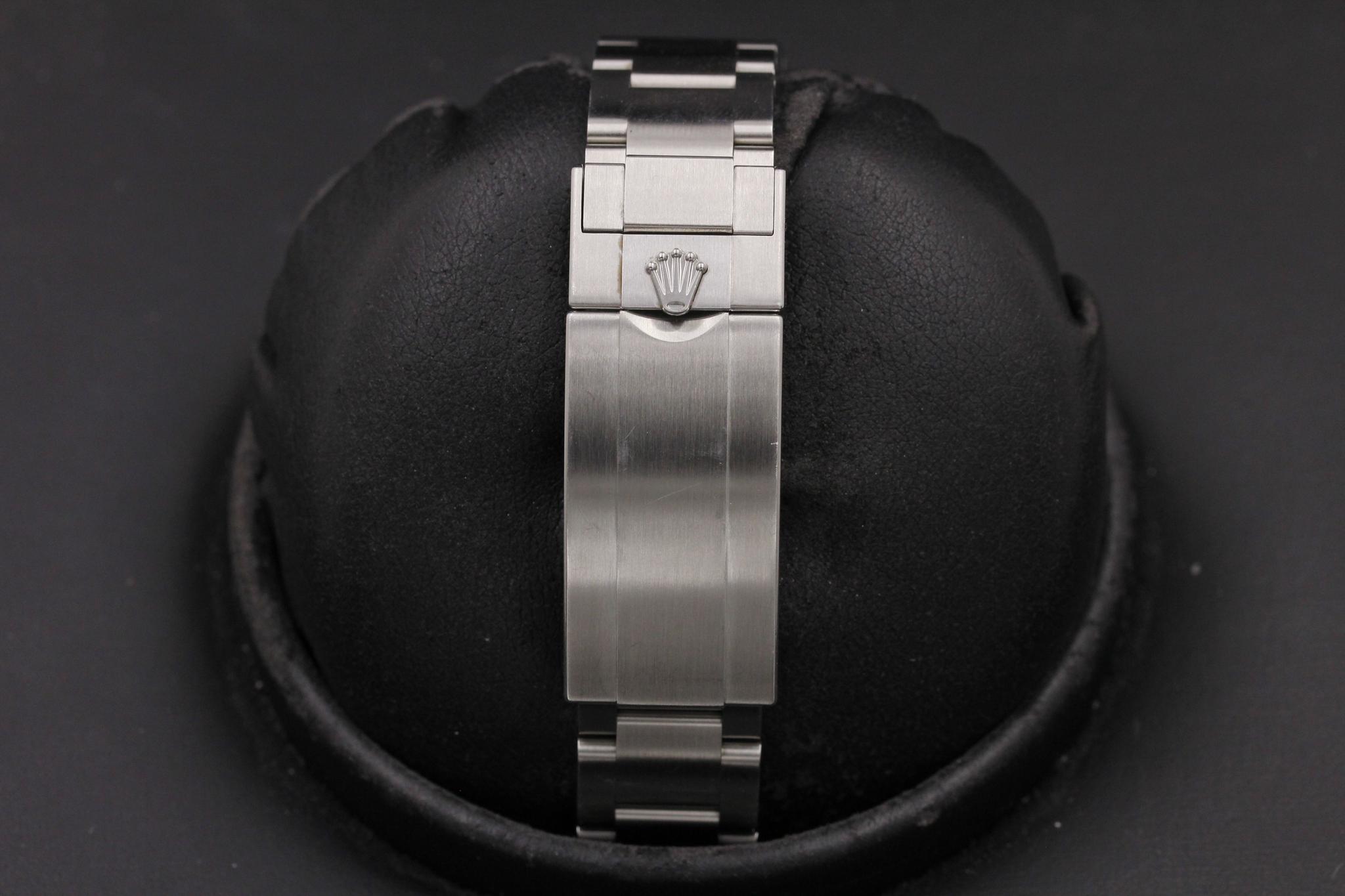 Watch Image 8