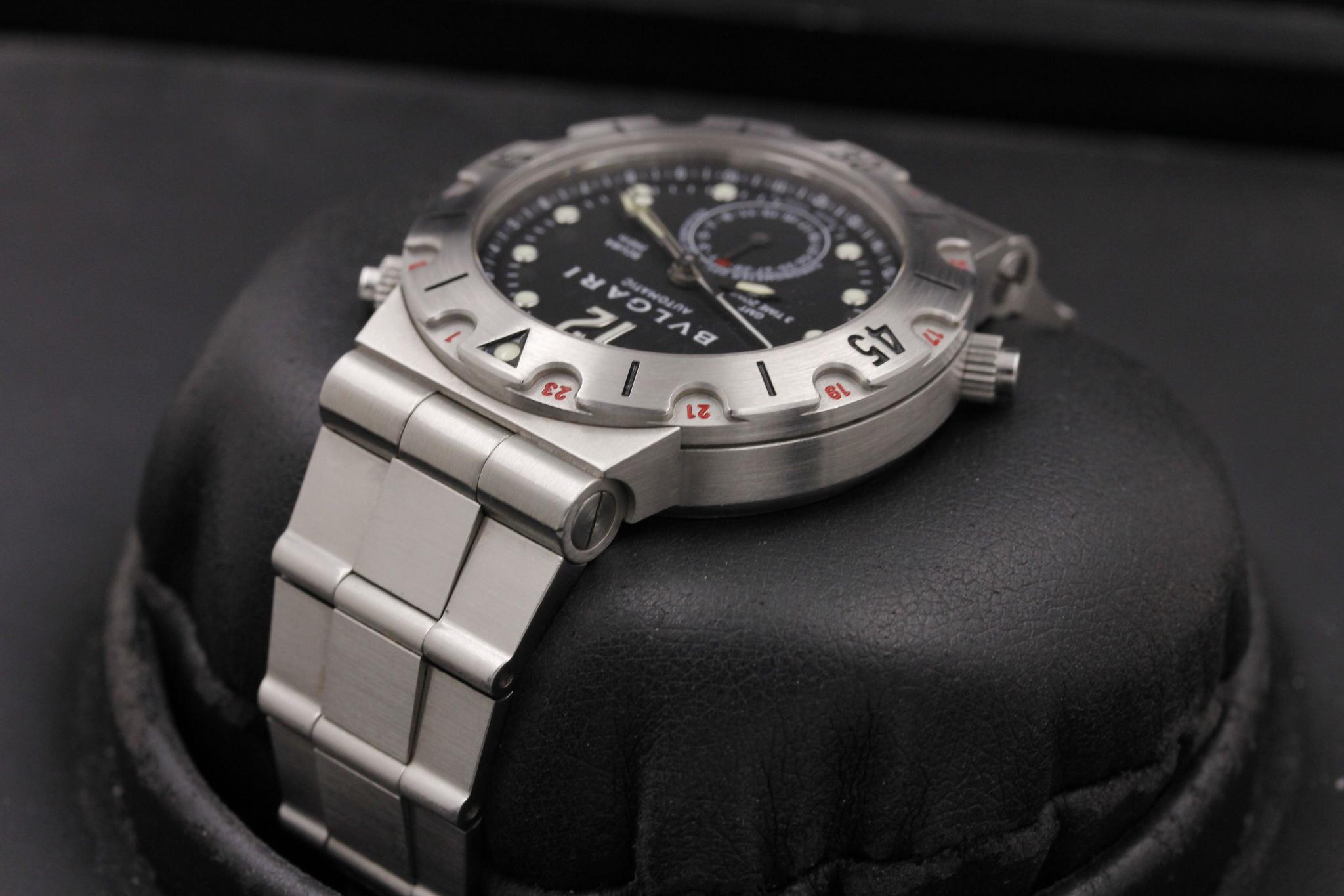 Watch Image 5