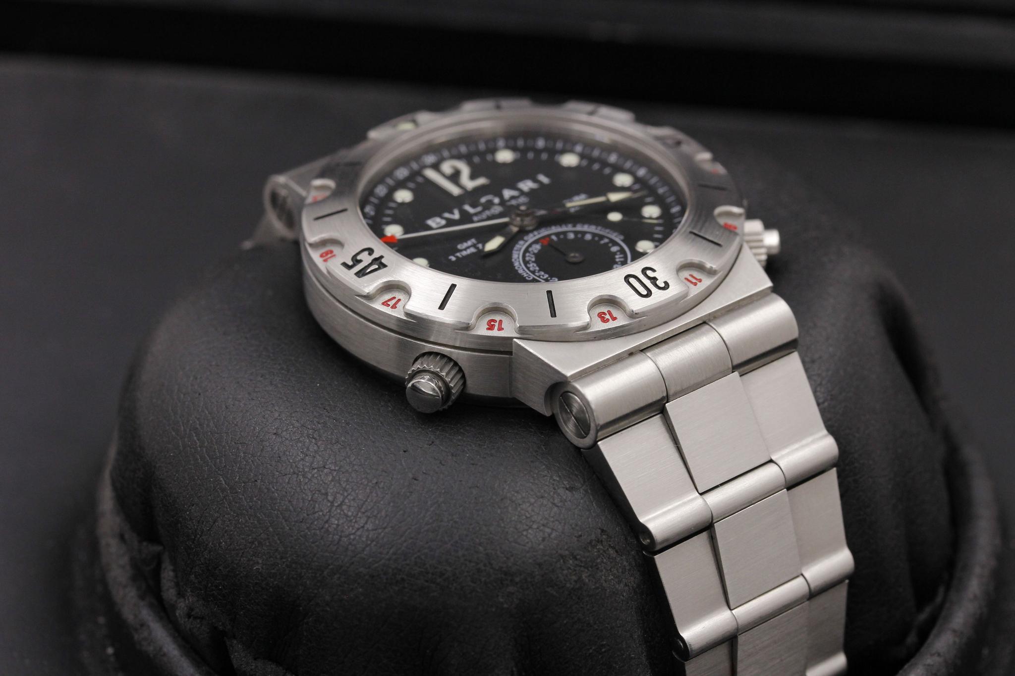 Watch Image 6