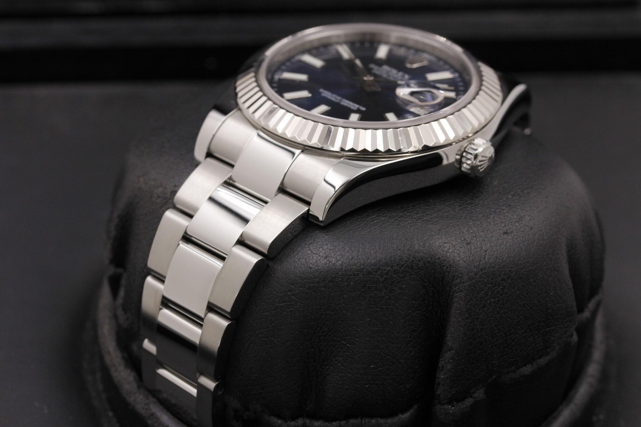 Watch Image 2