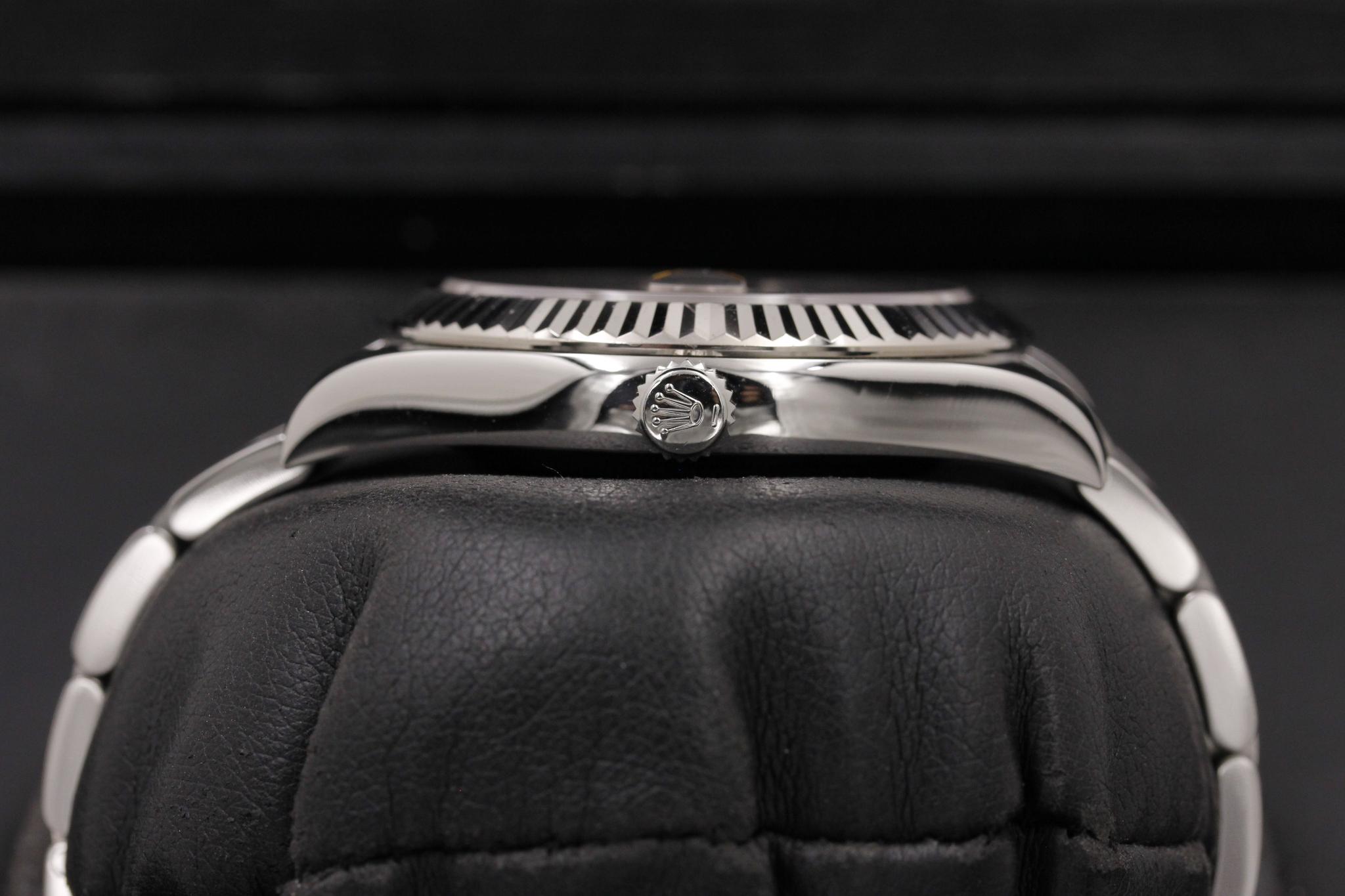 Watch Image 3