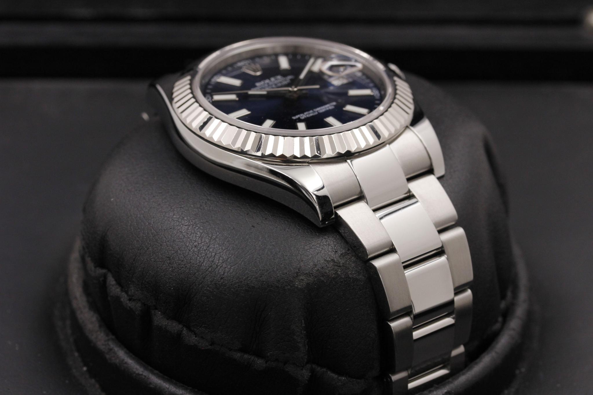 Watch Image 6