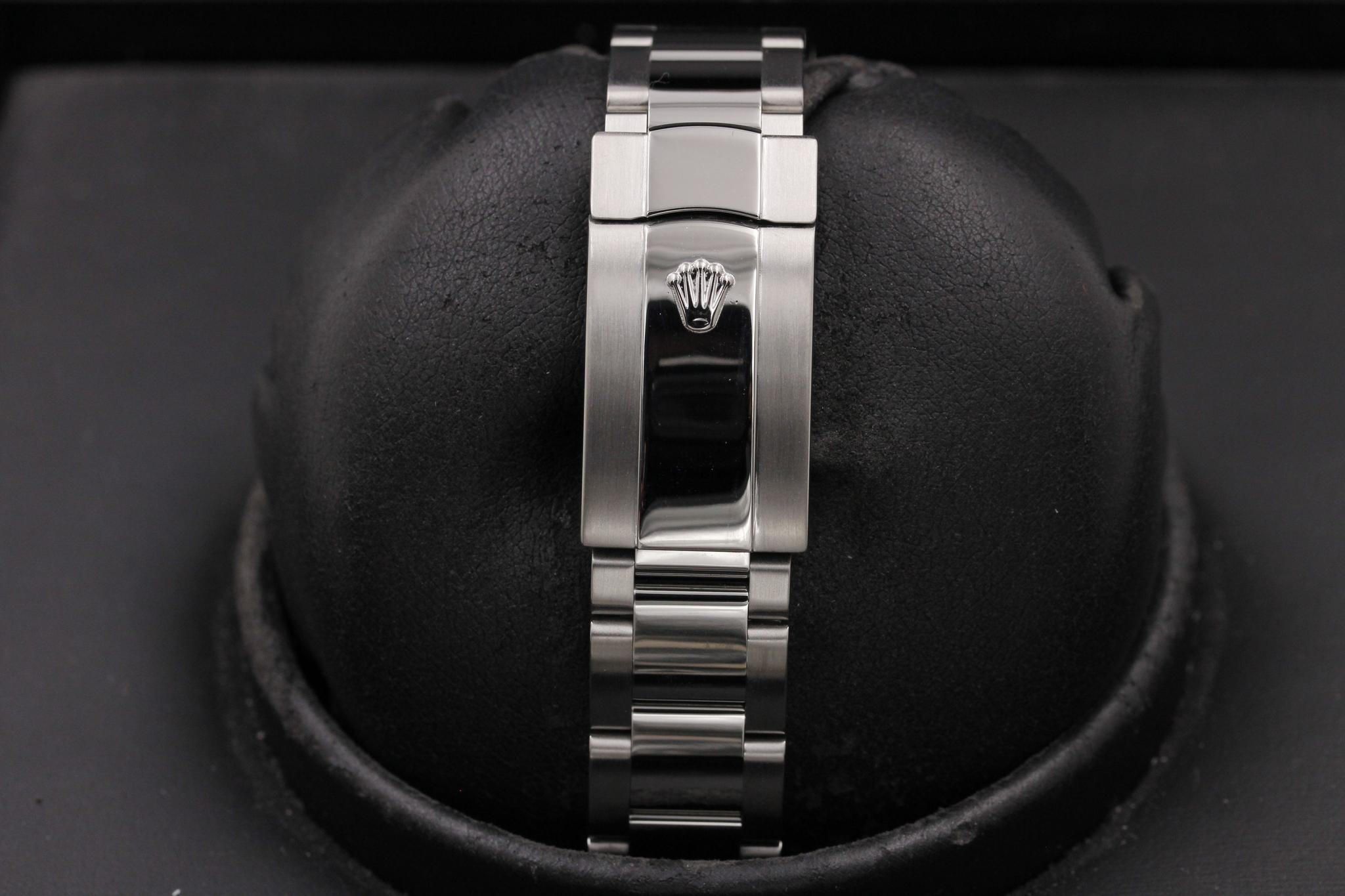 Watch Image 8