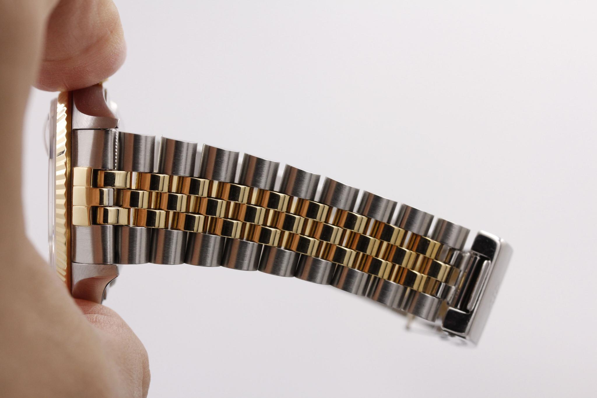 Watch Image 10