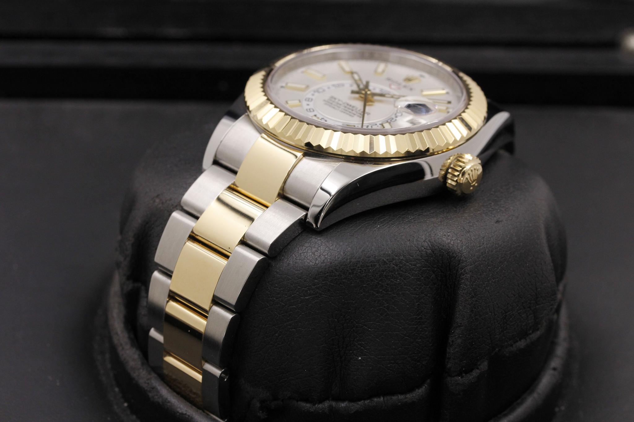Watch Image 2