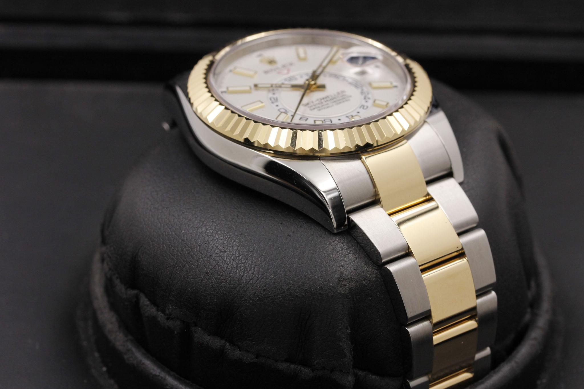 Watch Image 6