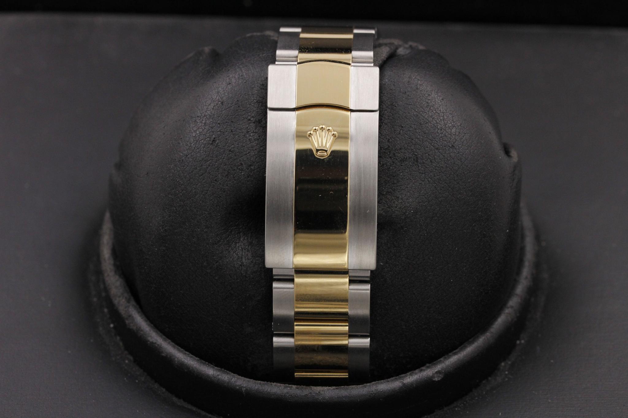 Watch Image 8