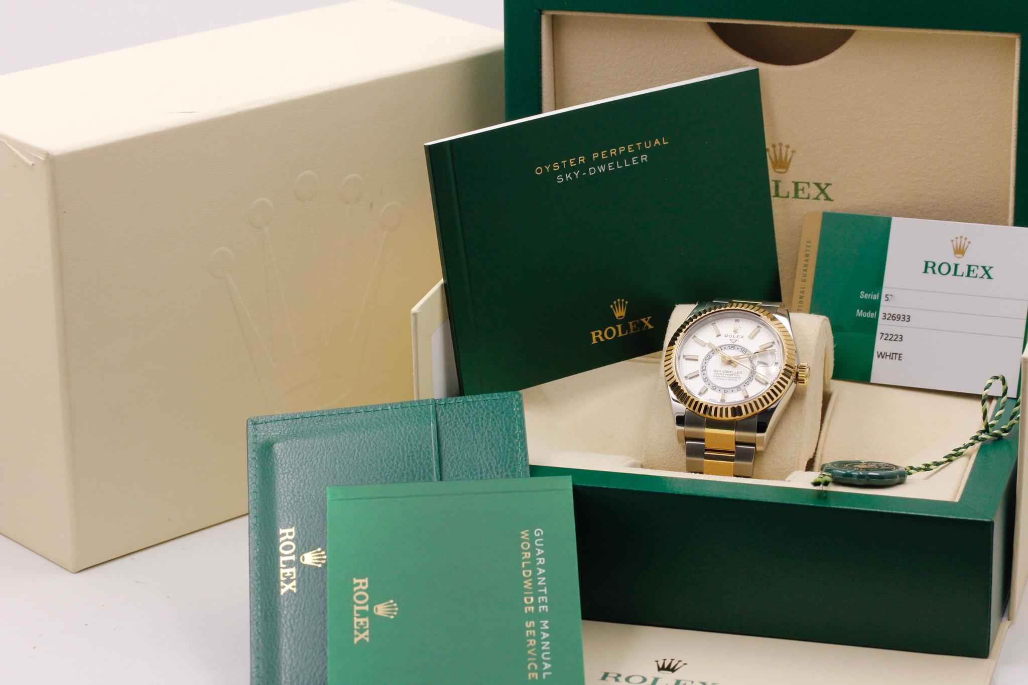 Watch Image 11