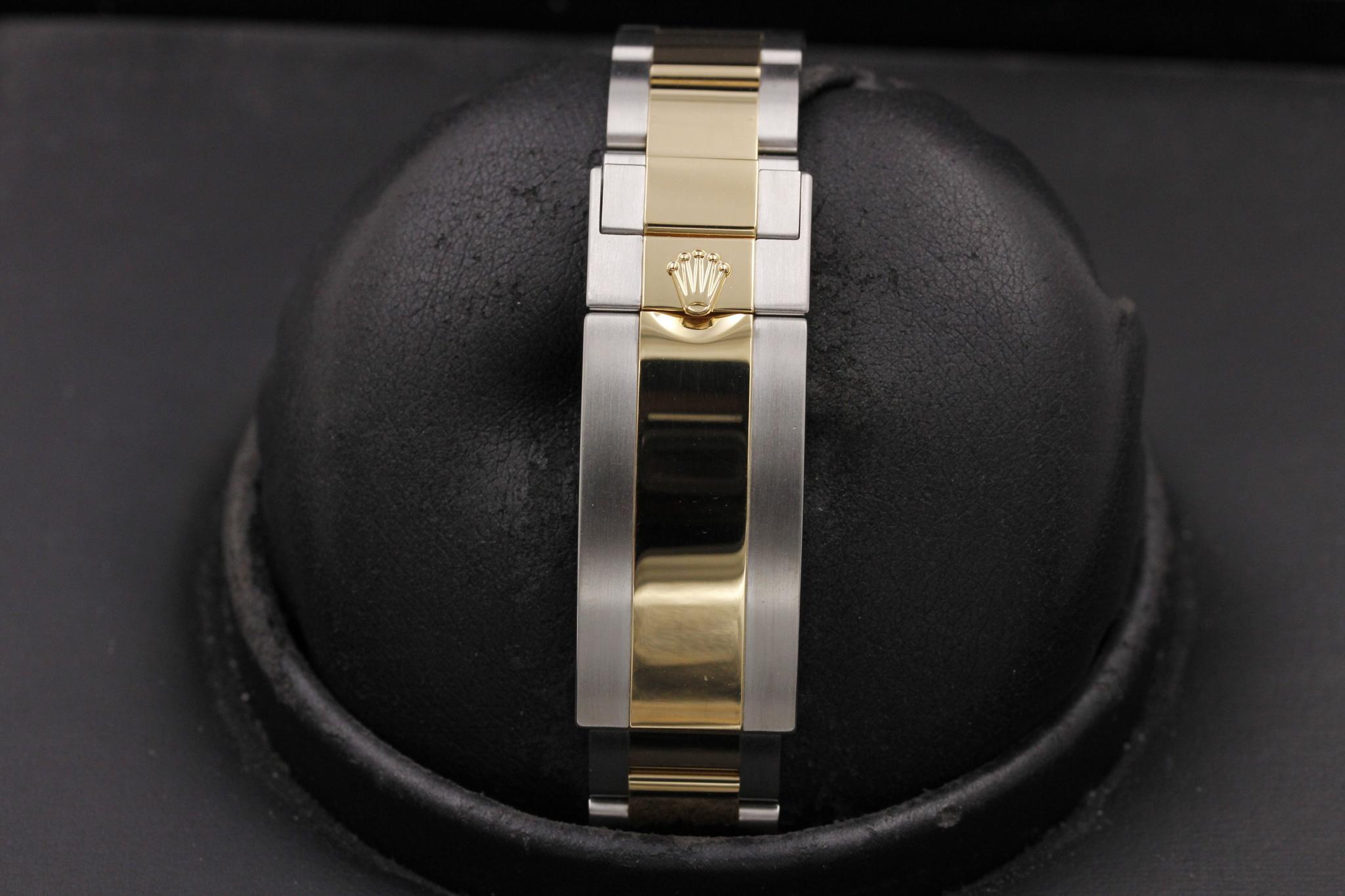 Watch Image 8