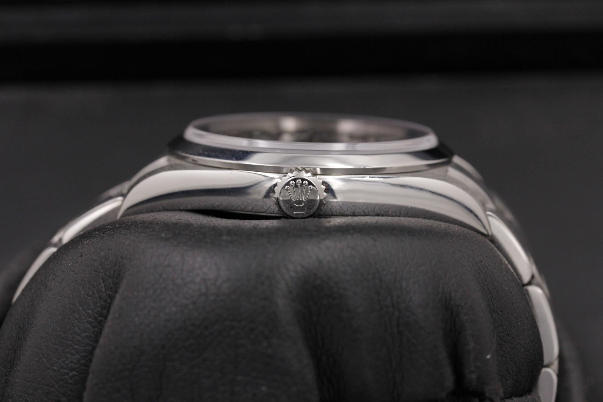 Watch Image 3