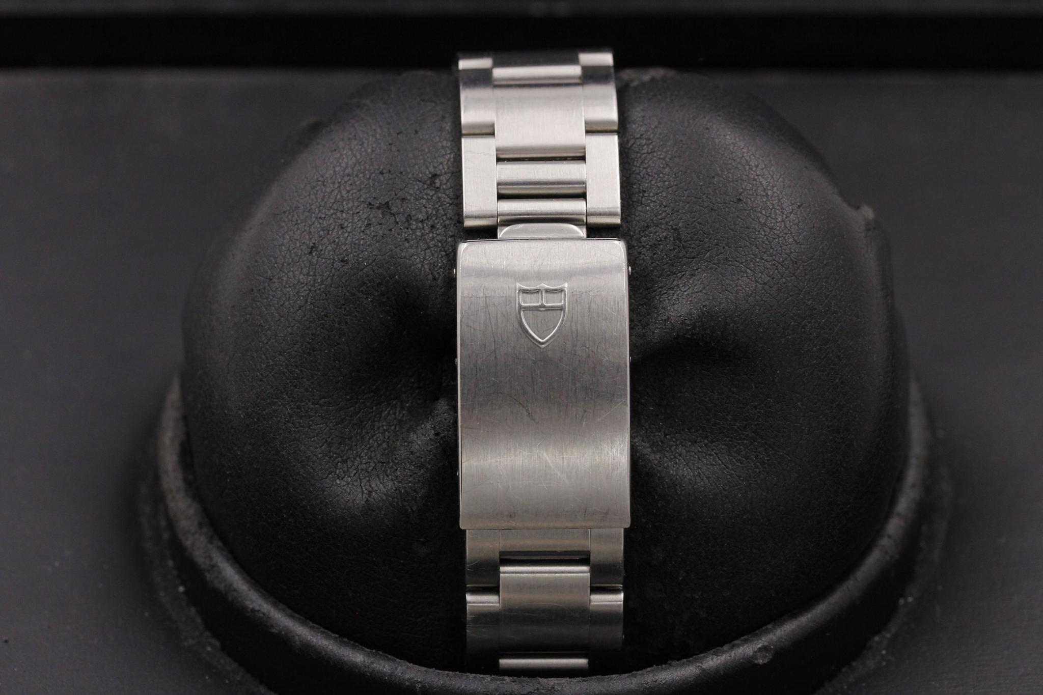 Watch Image 8