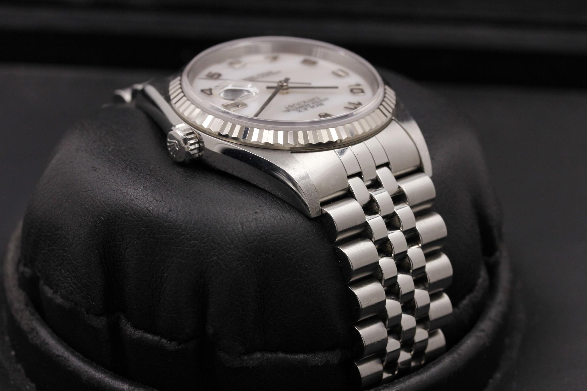 Watch Image 4