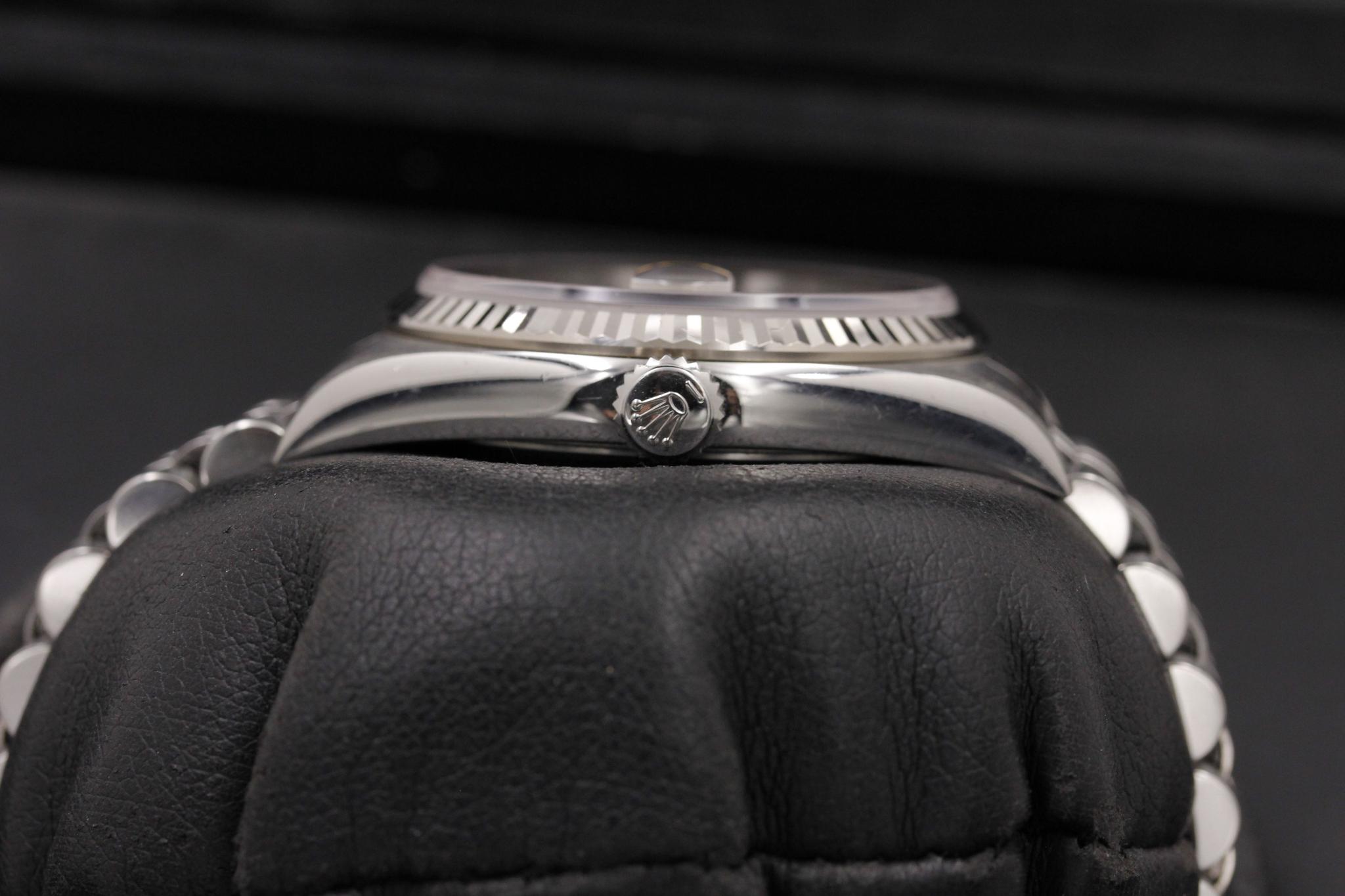 Watch Image 3
