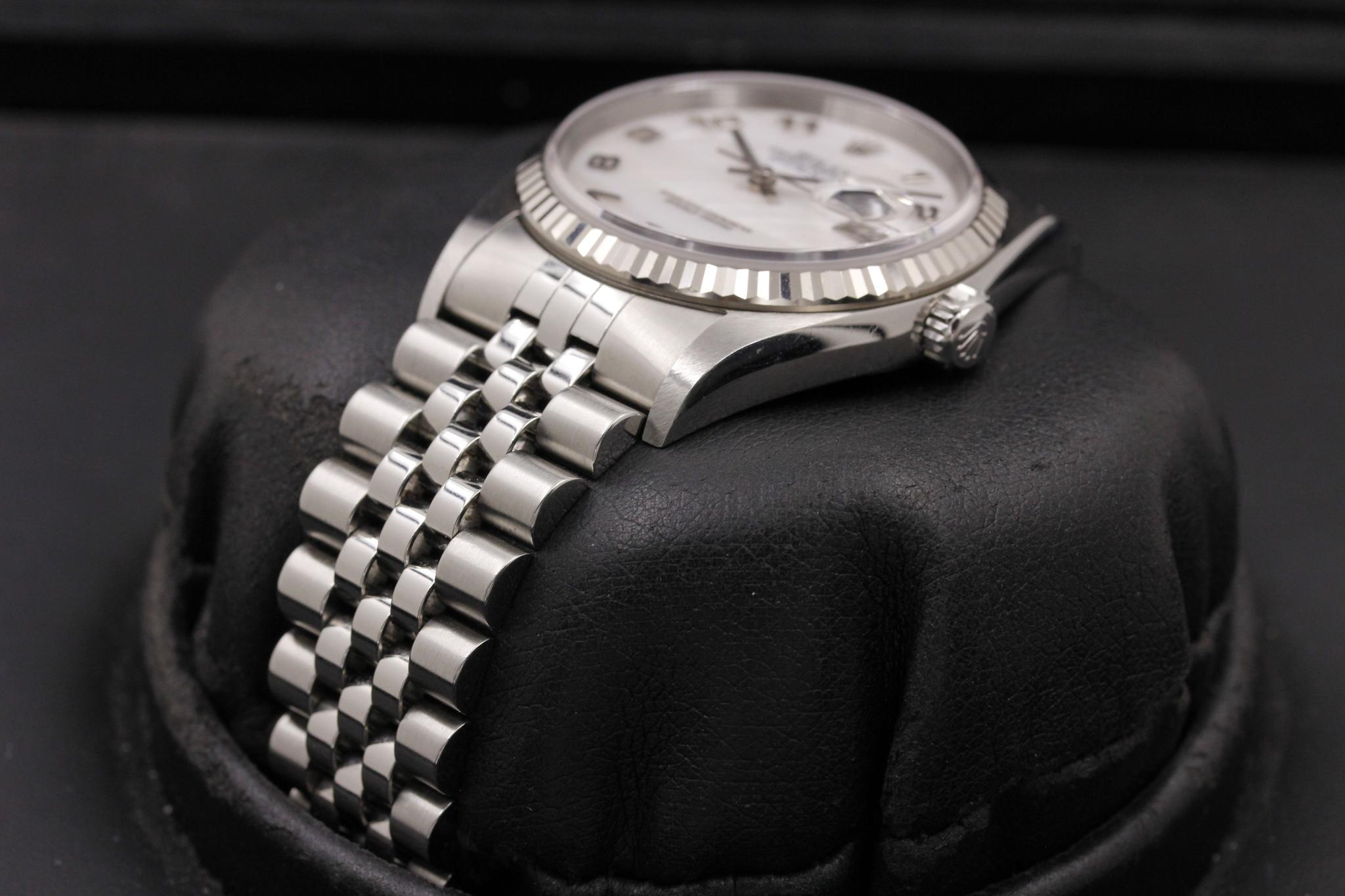 Watch Image 2