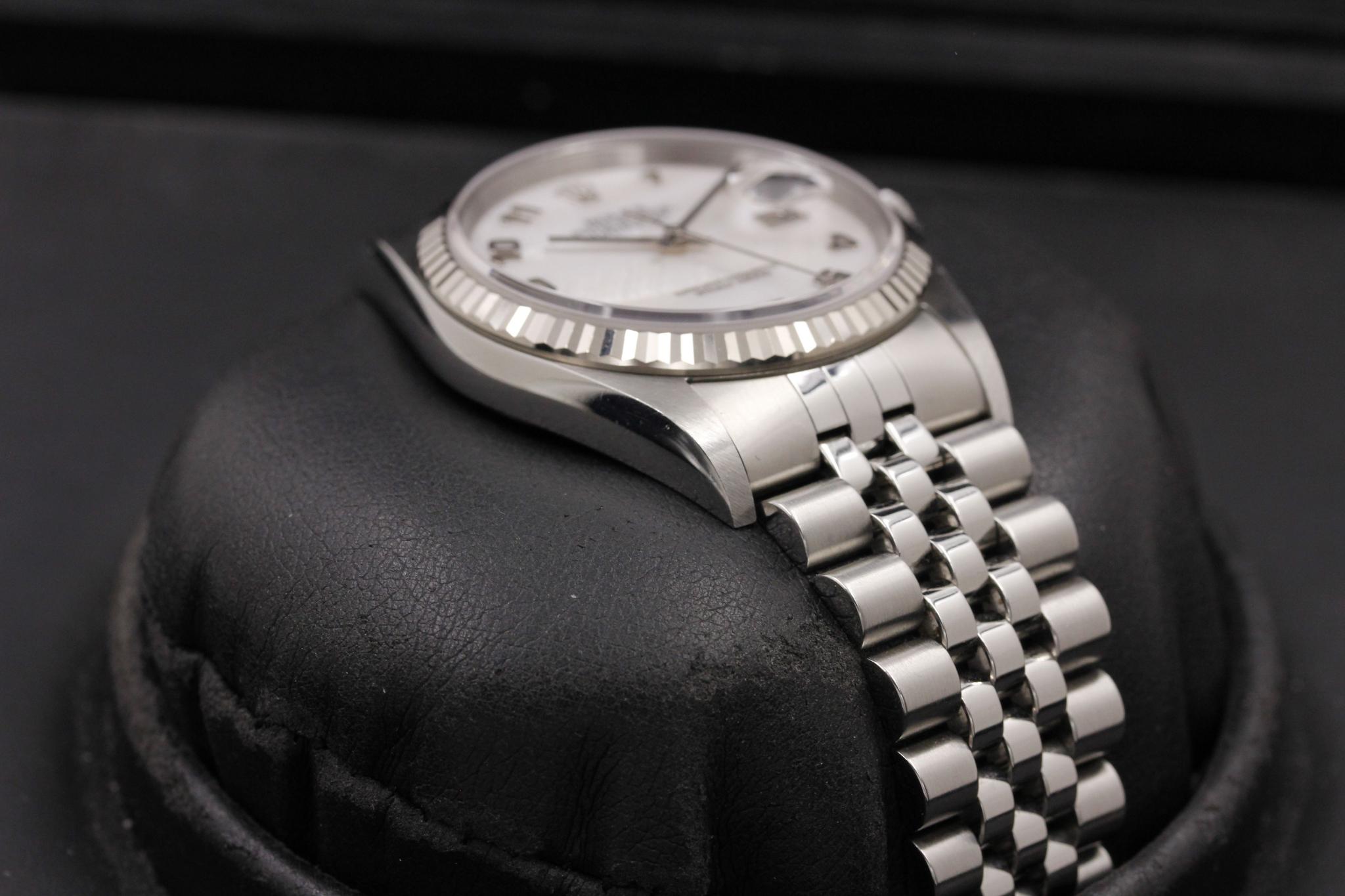 Watch Image 6