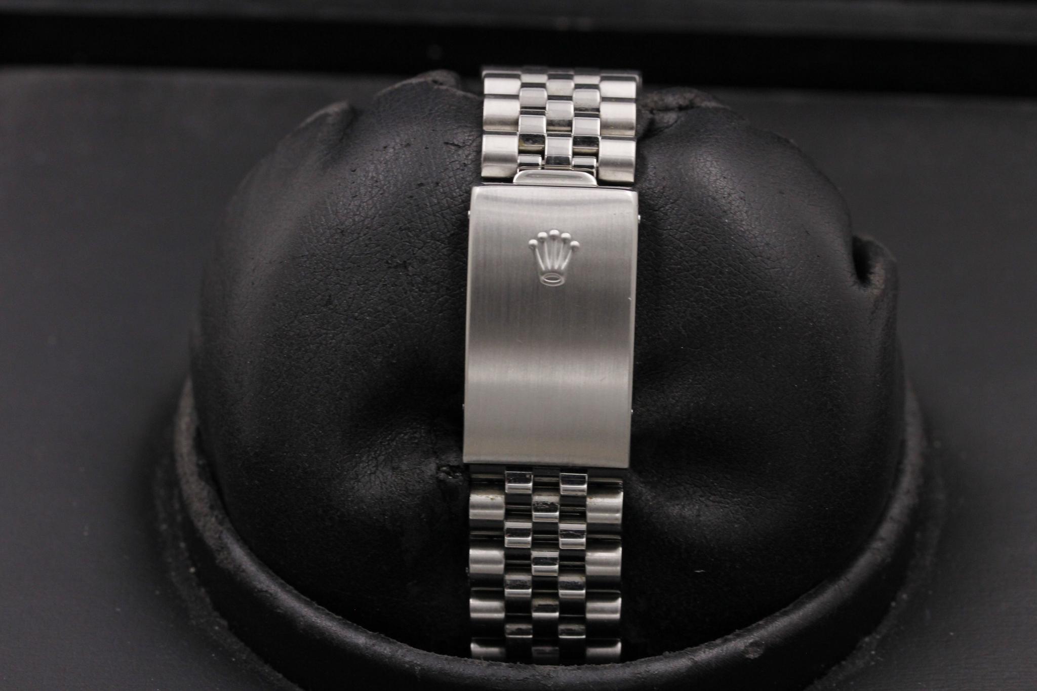 Watch Image 7
