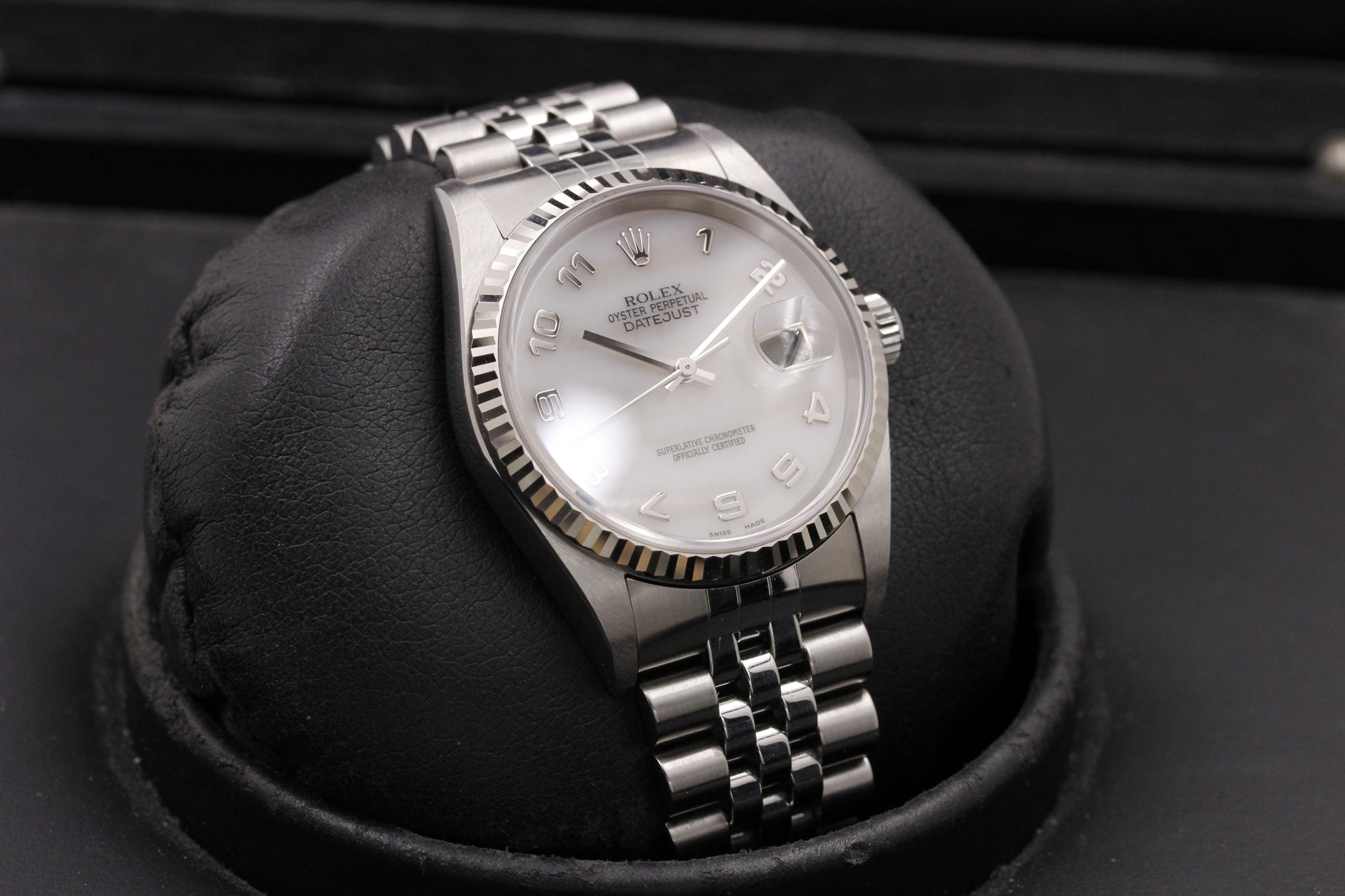 Watch Image 12
