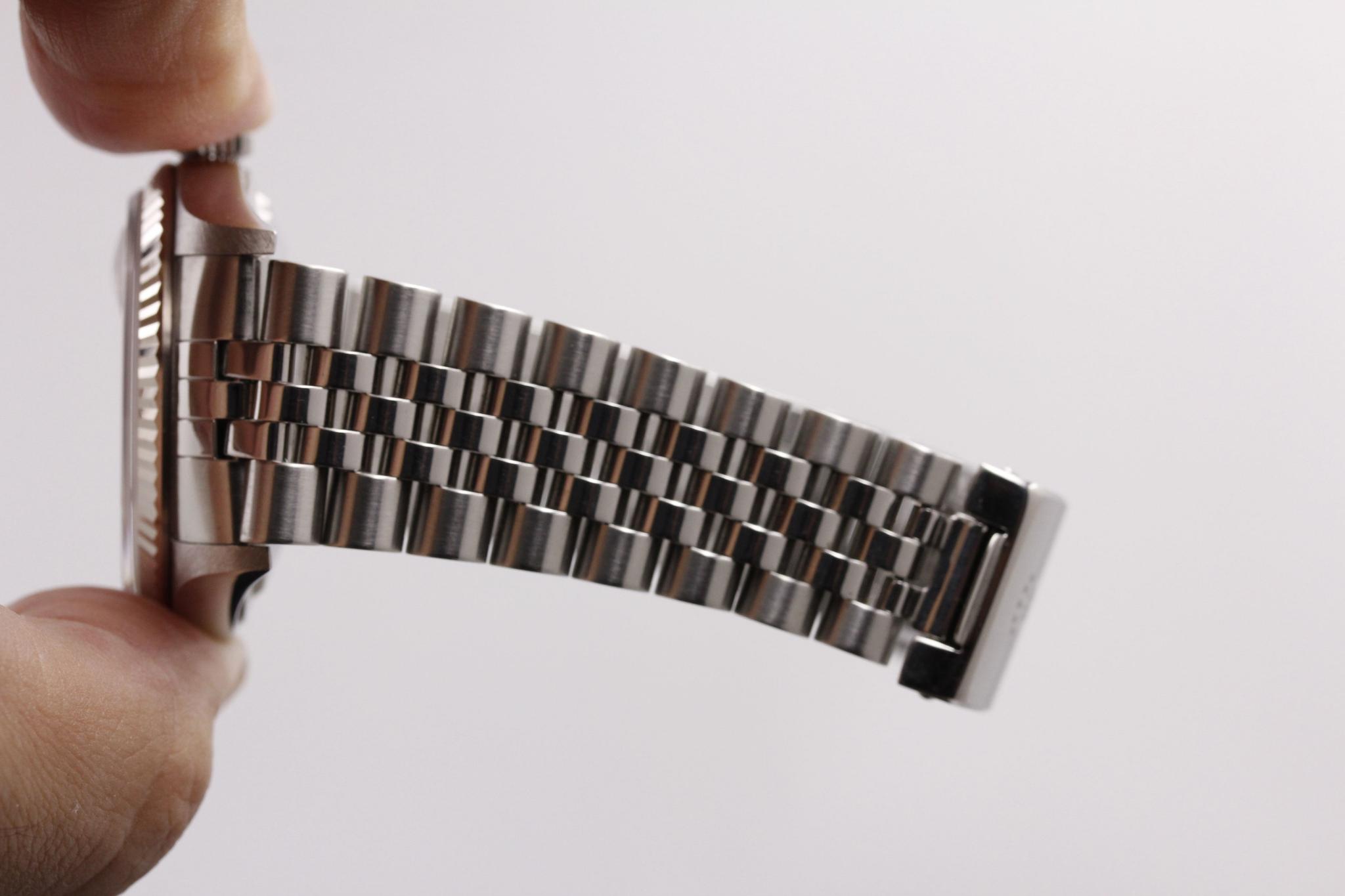 Watch Image 10