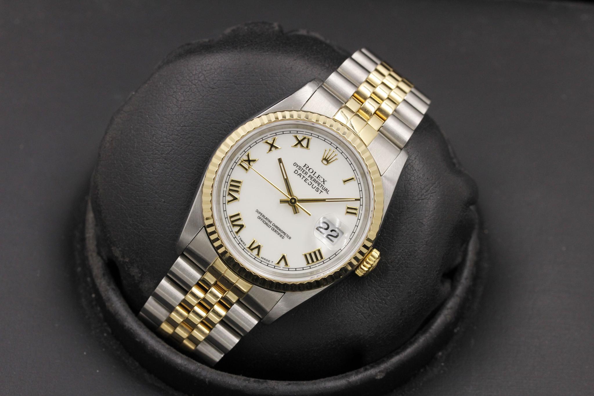 Watch Image 11