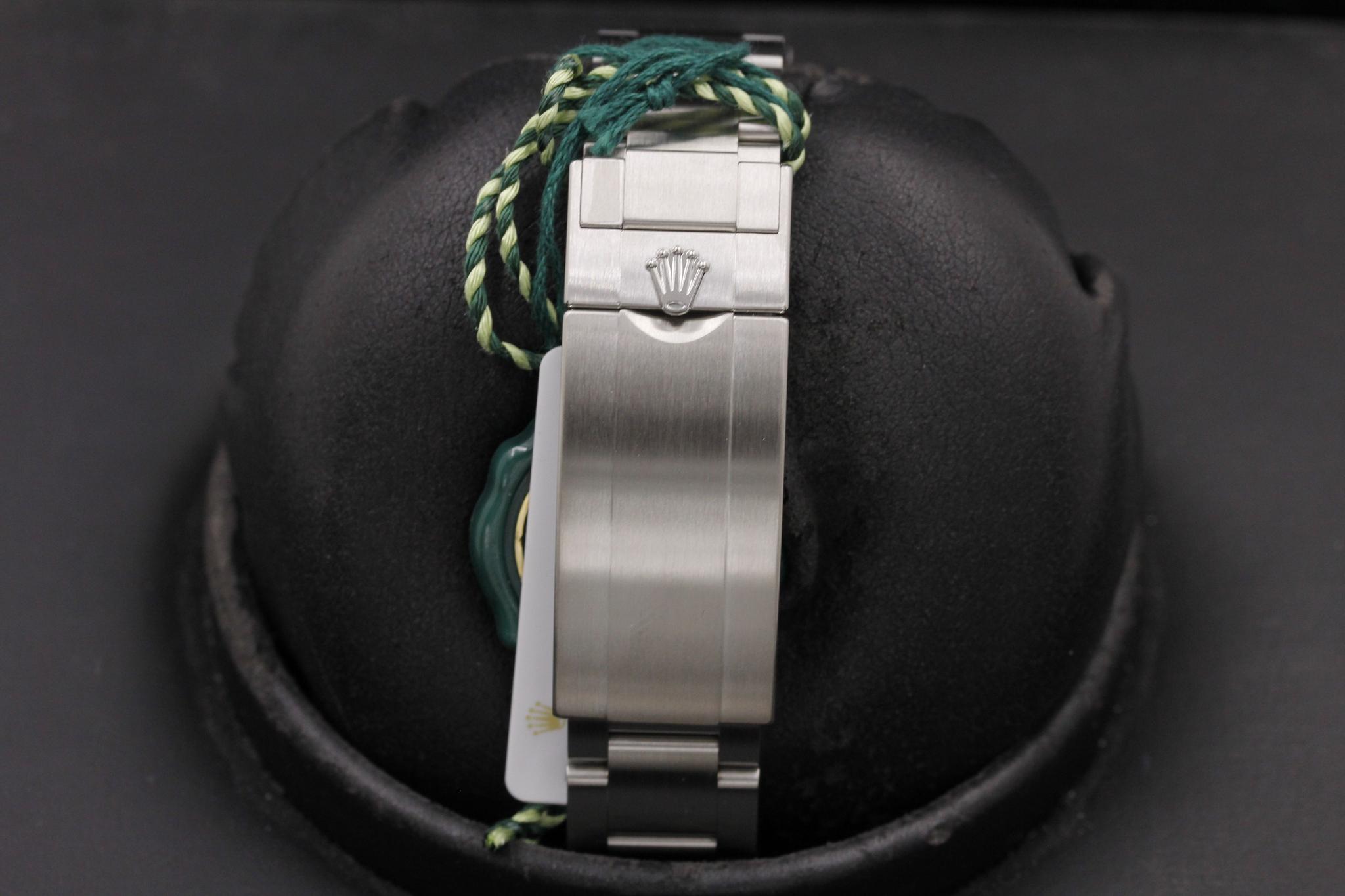 Watch Image 8