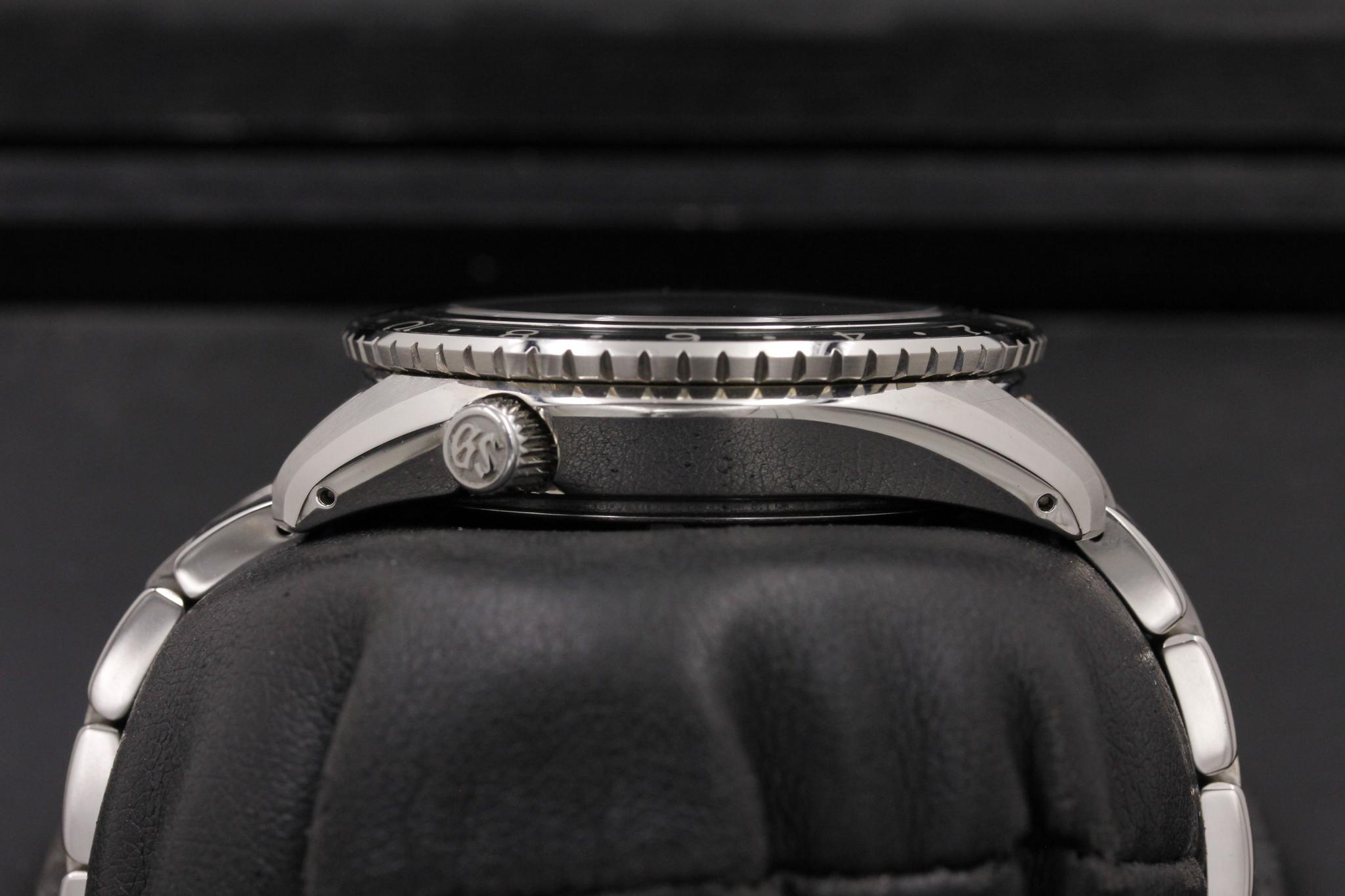 Watch Image 3
