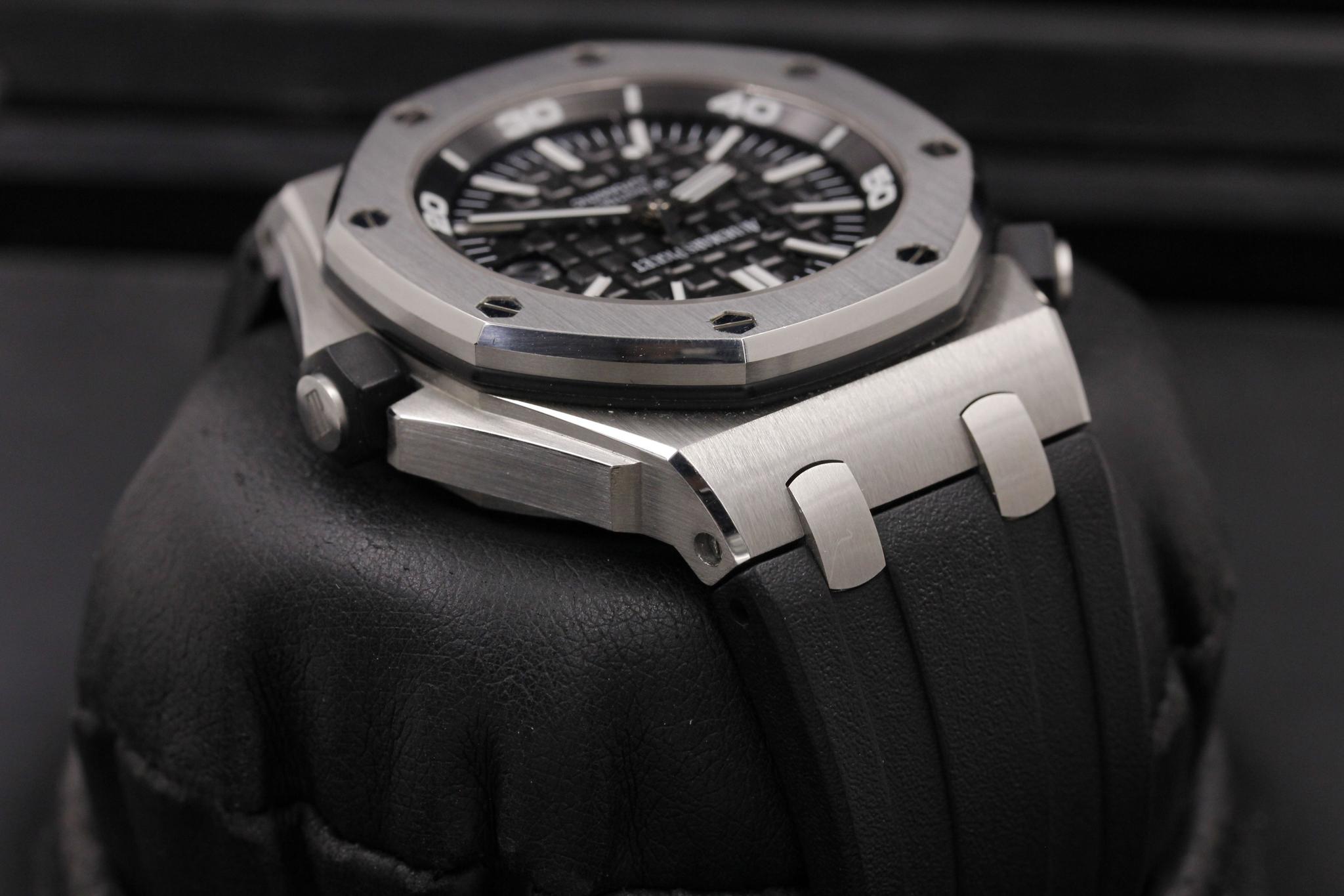 Watch Image 4
