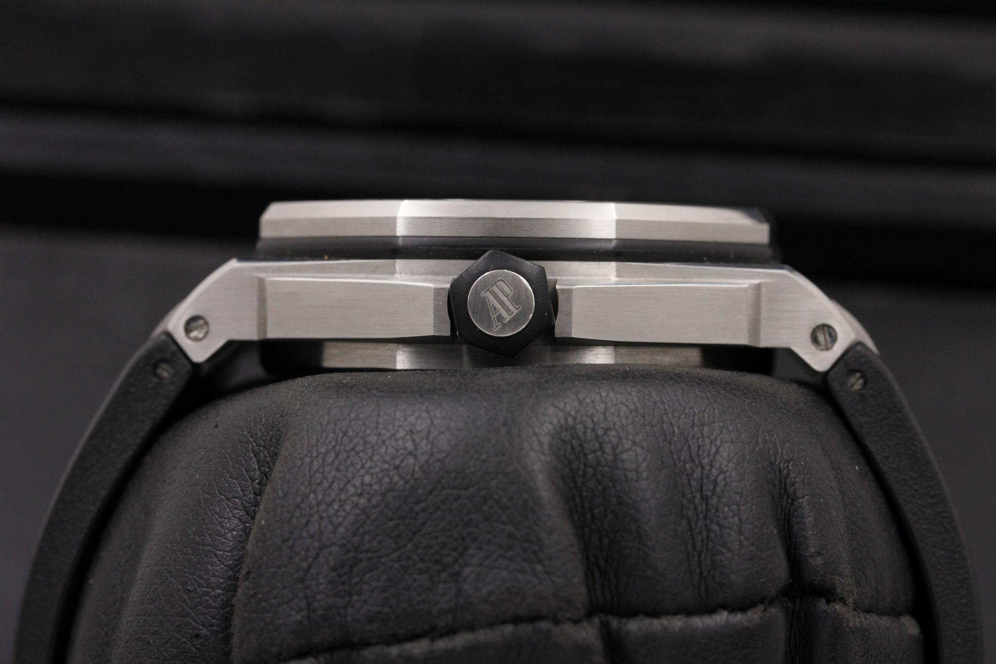 Watch Image 3