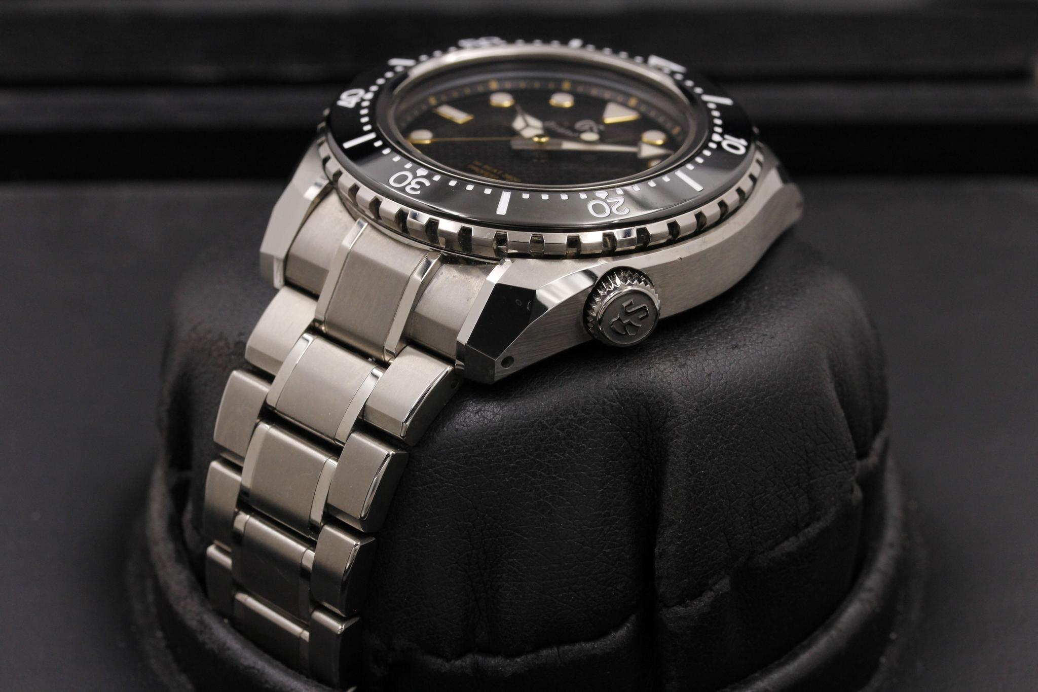 Watch Image 2