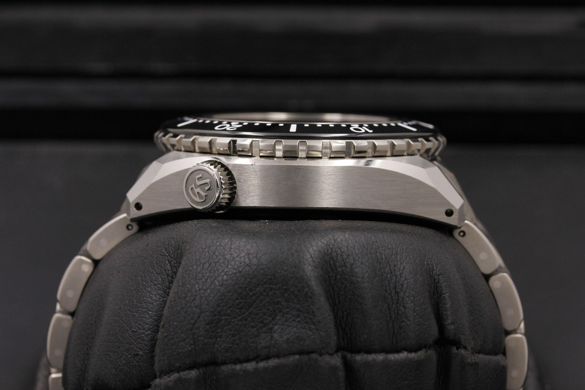 Watch Image 3