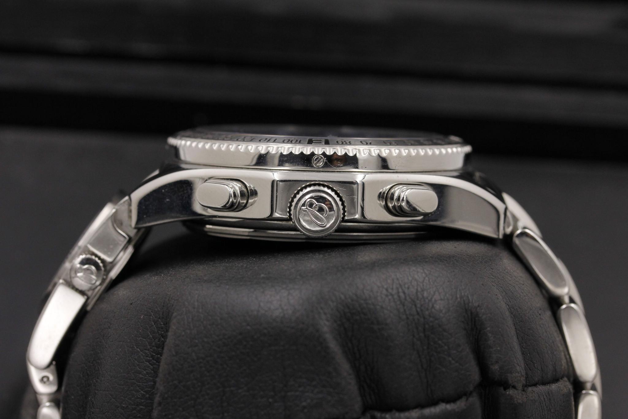 Watch Image 4