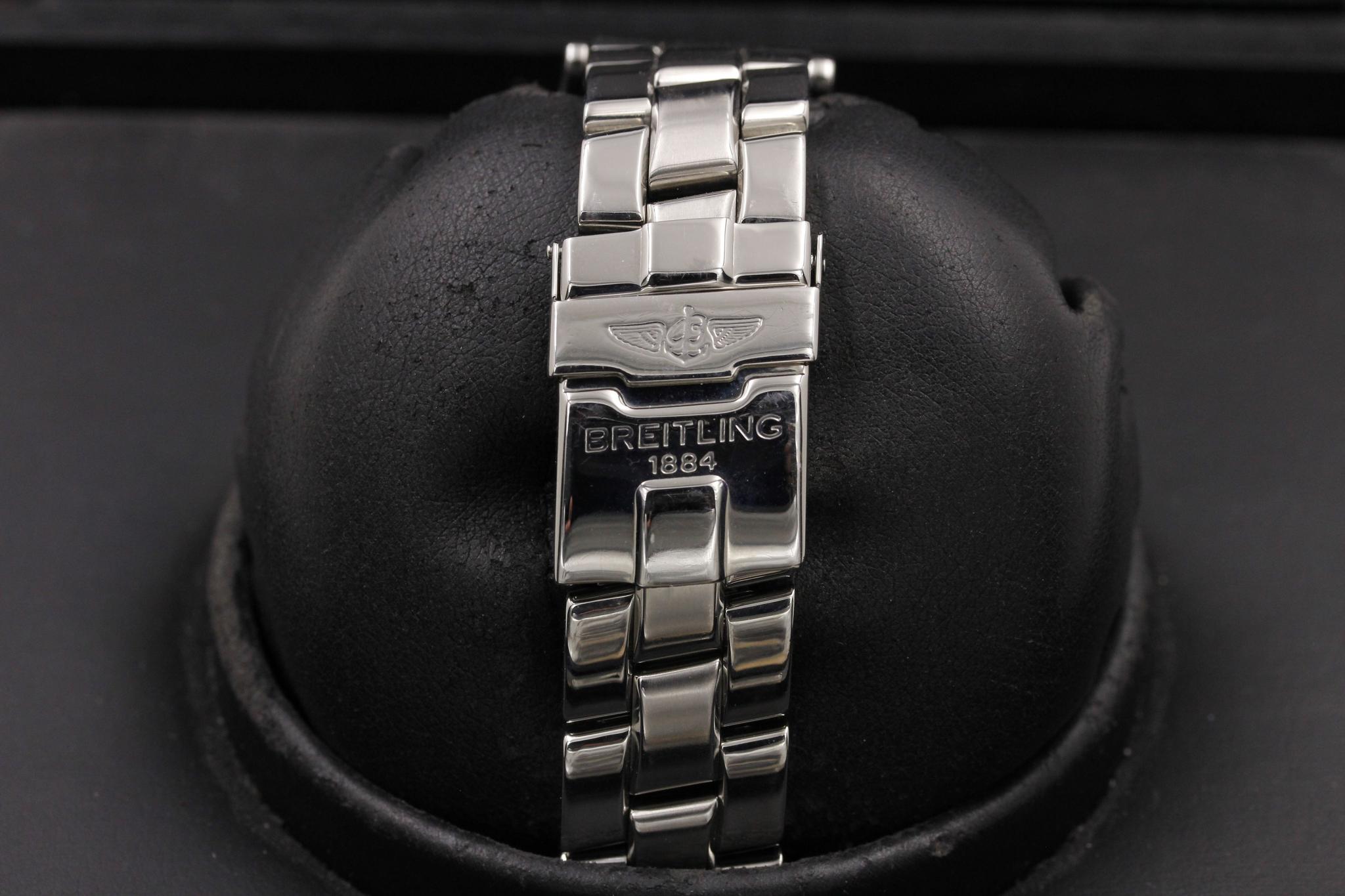 Watch Image 9