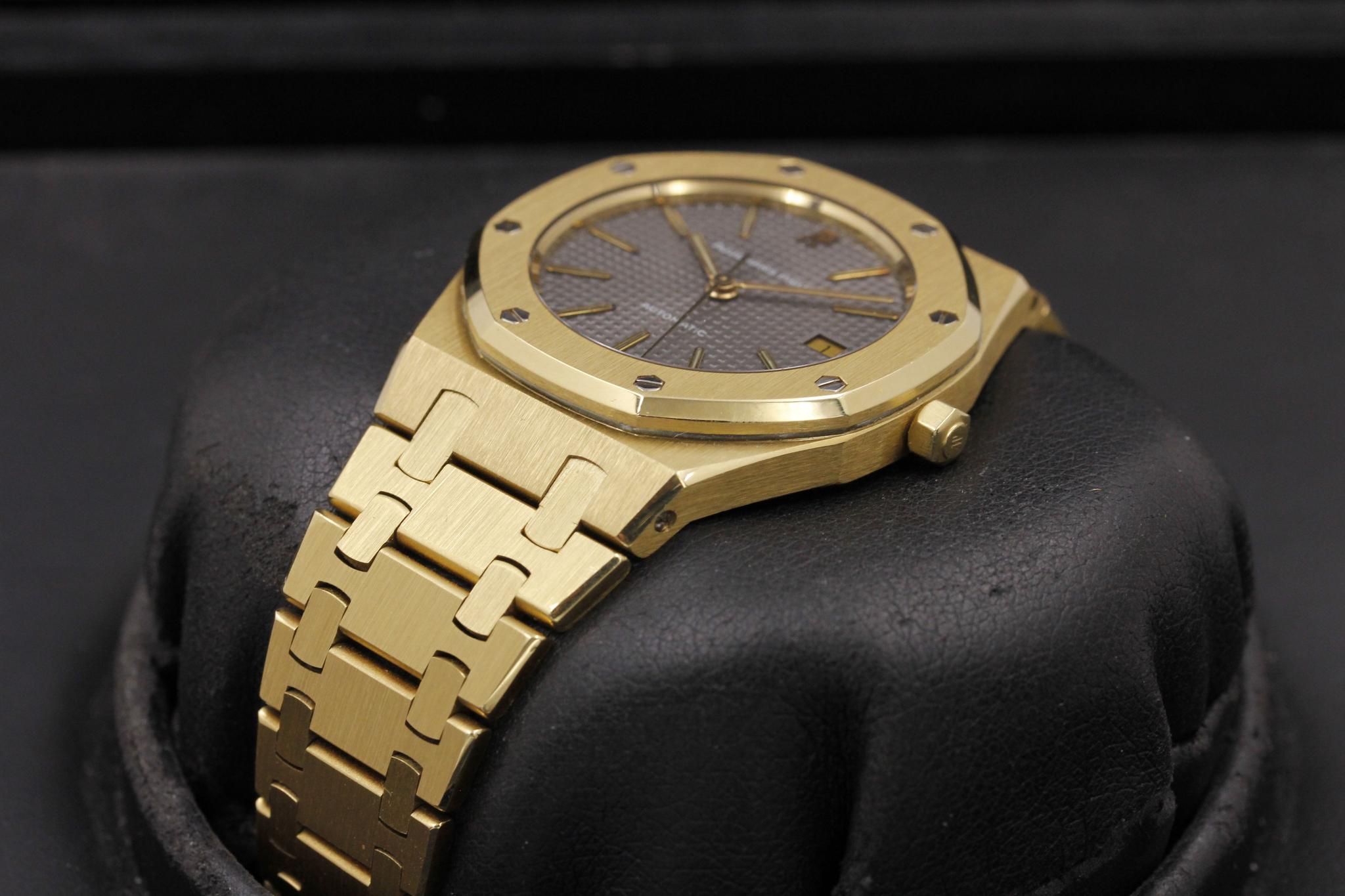 Watch Image 2