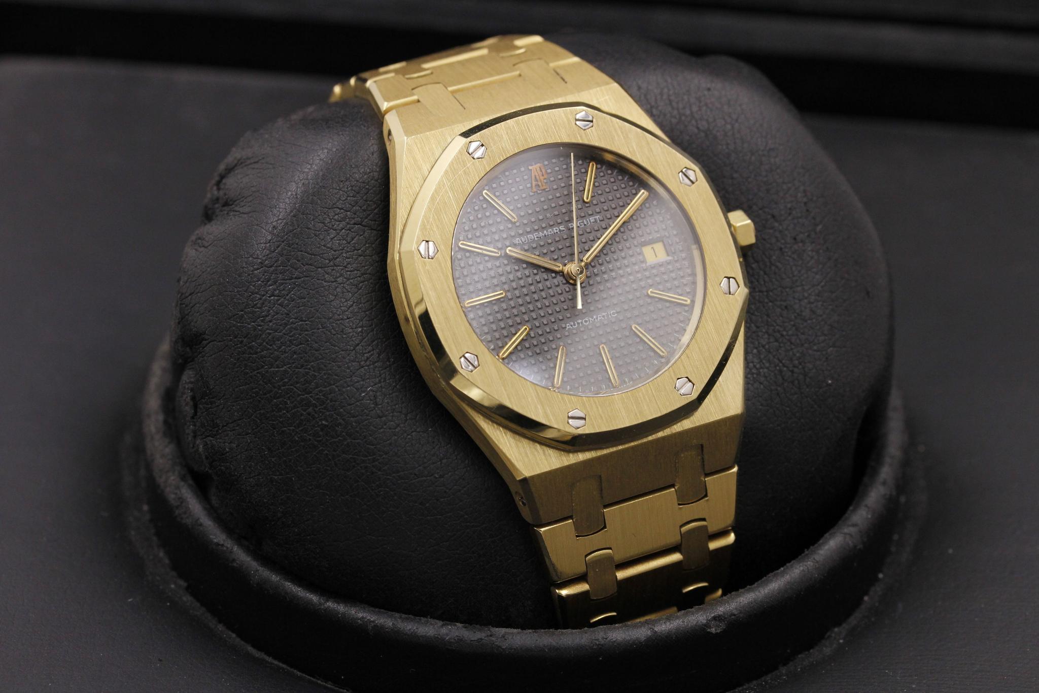 Watch Image 11