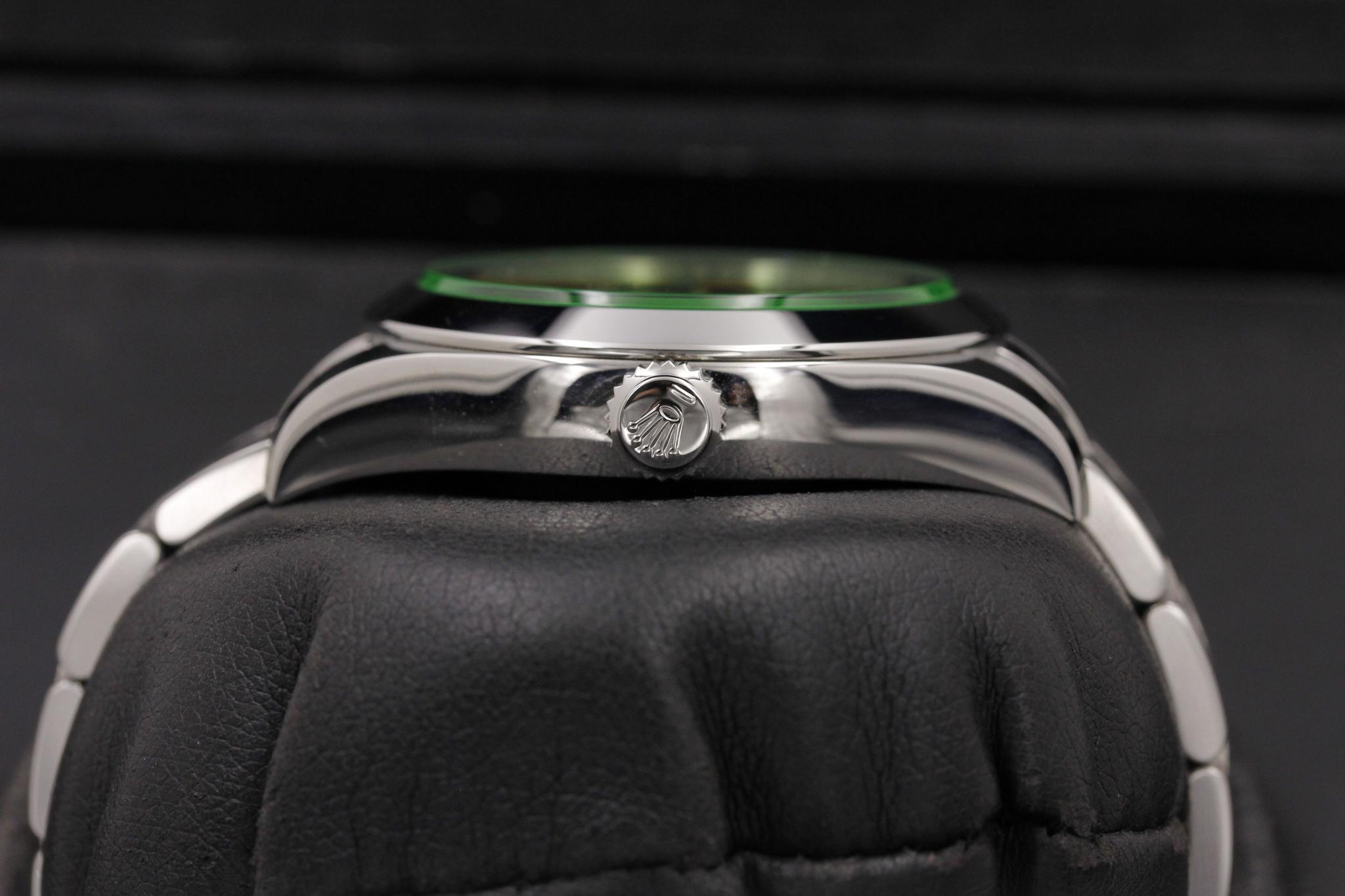 Watch Image 4