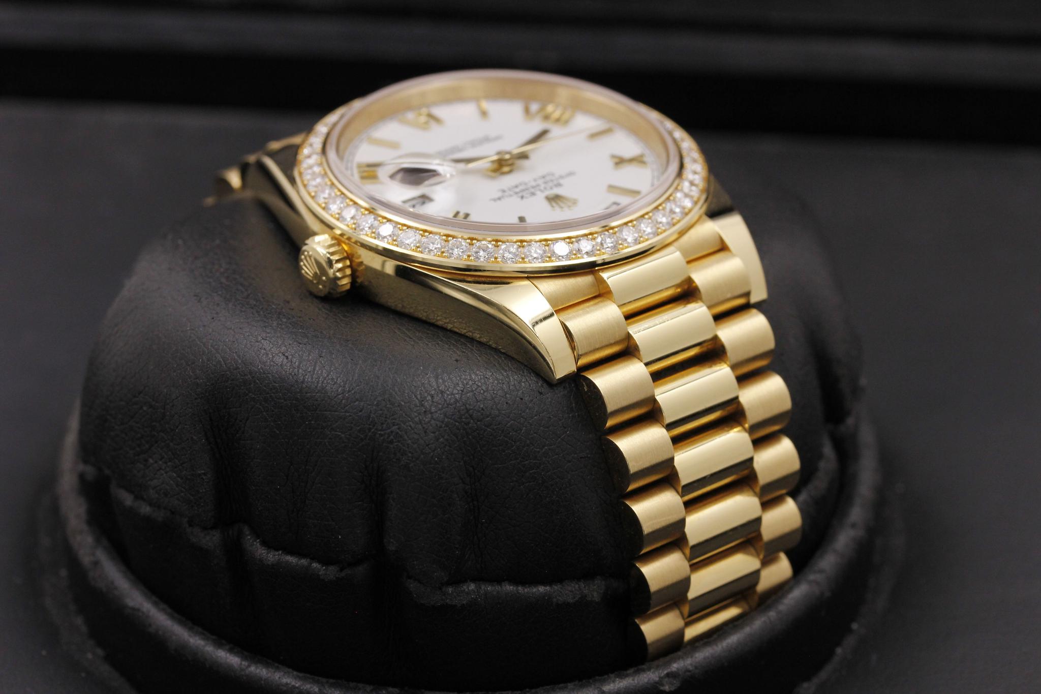 Watch Image 4