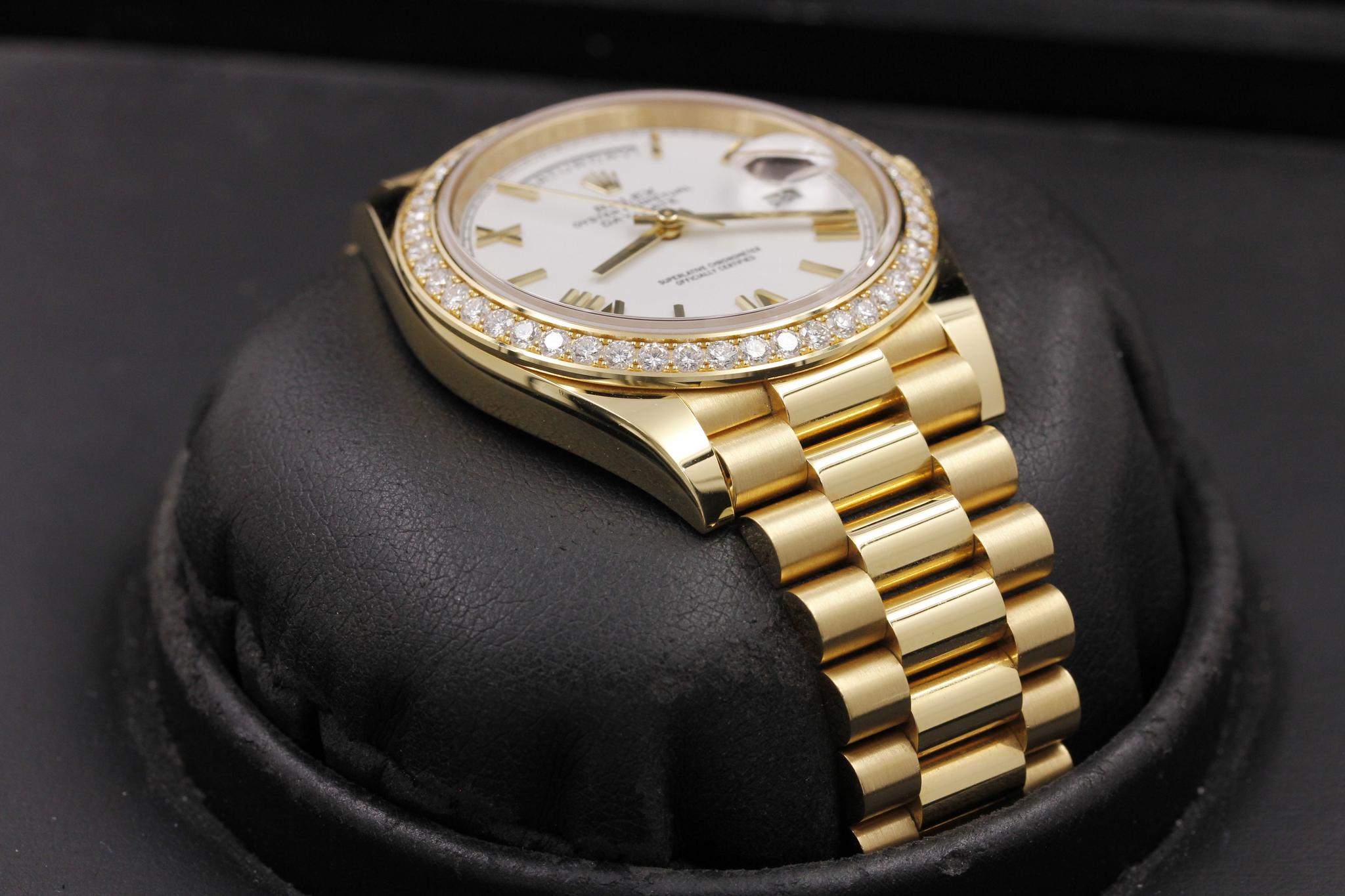 Watch Image 5