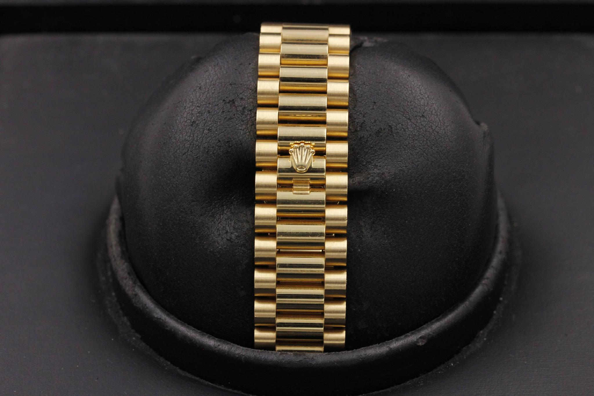 Watch Image 7