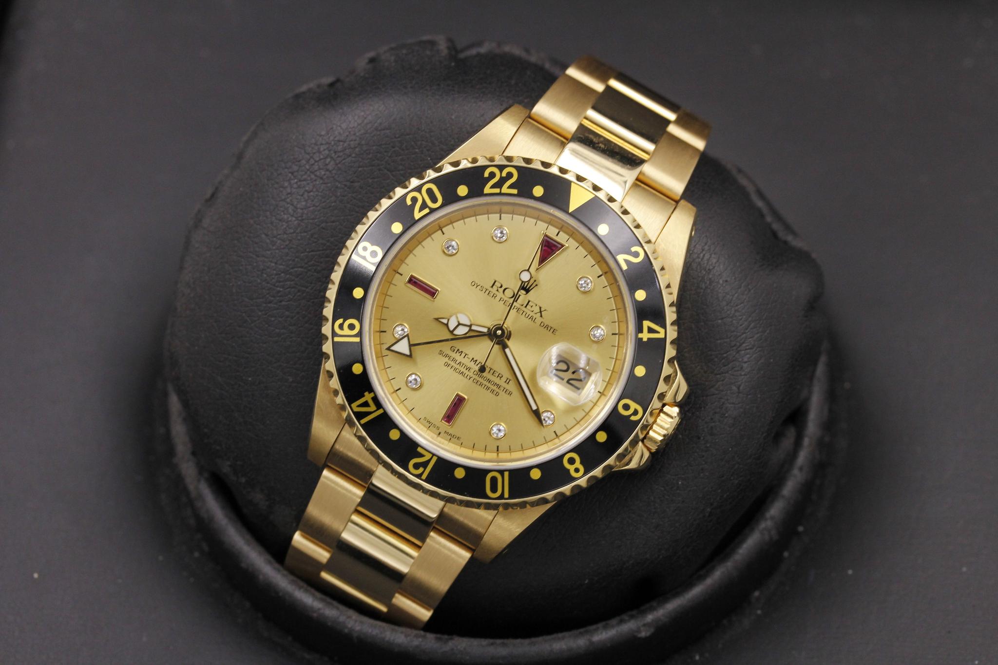 Watch Image 10