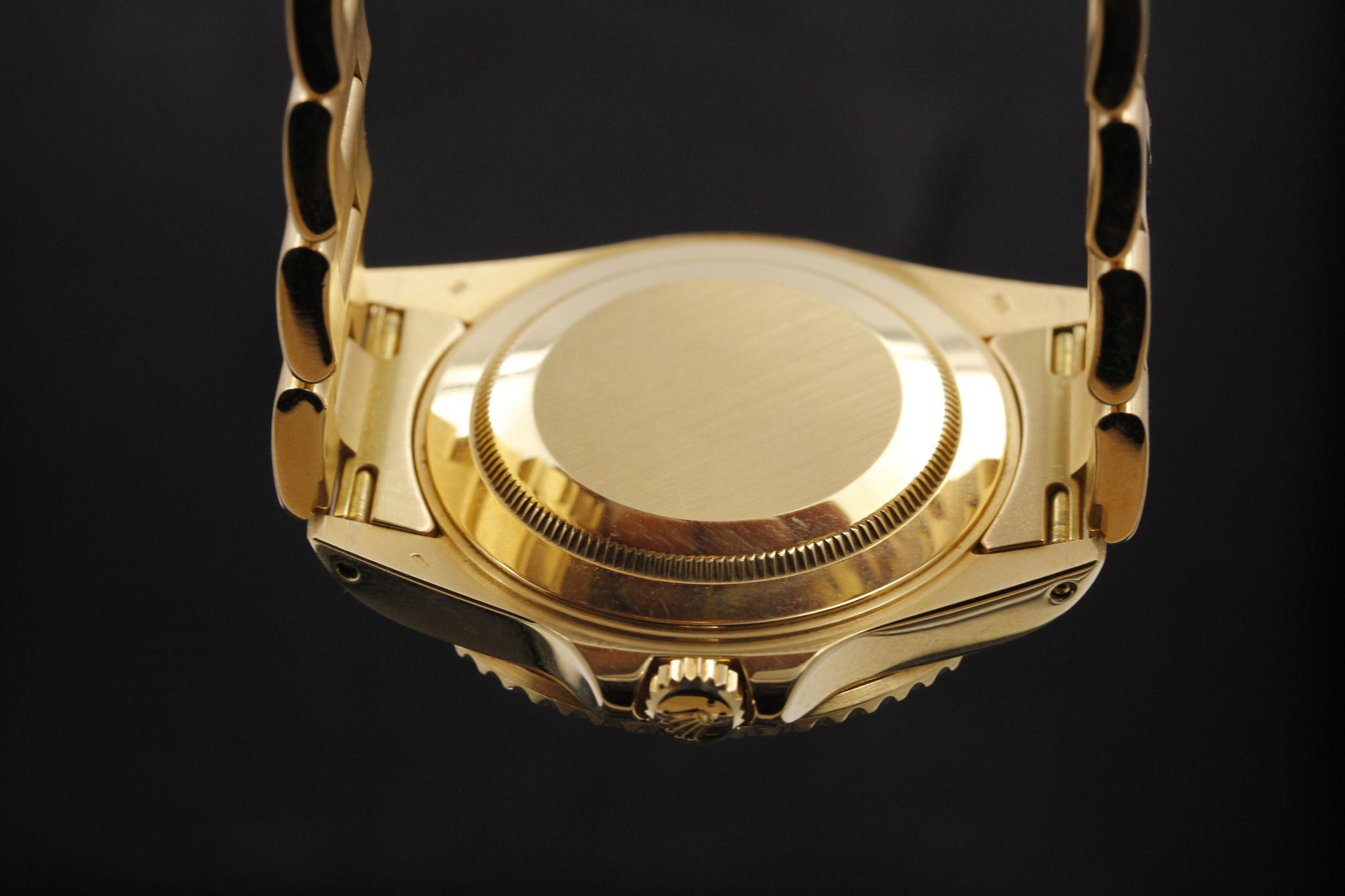 Watch Image 7