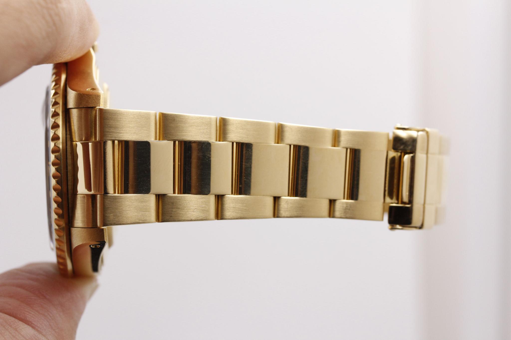 Watch Image 9